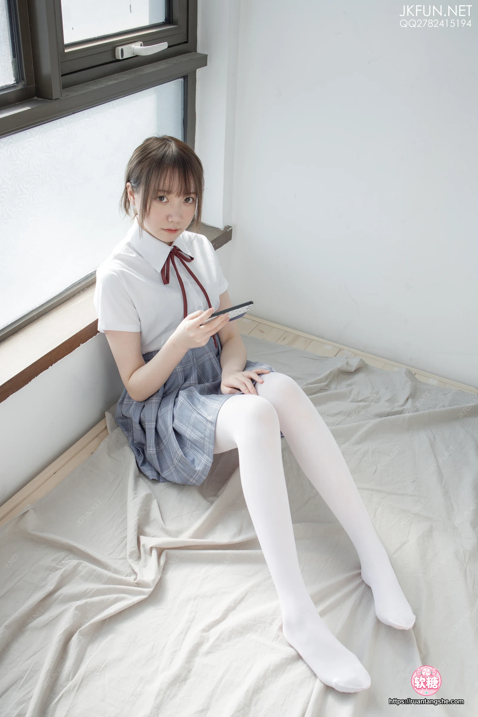 森萝财团 JKFUN-002 《踩蛋糕》 Aika