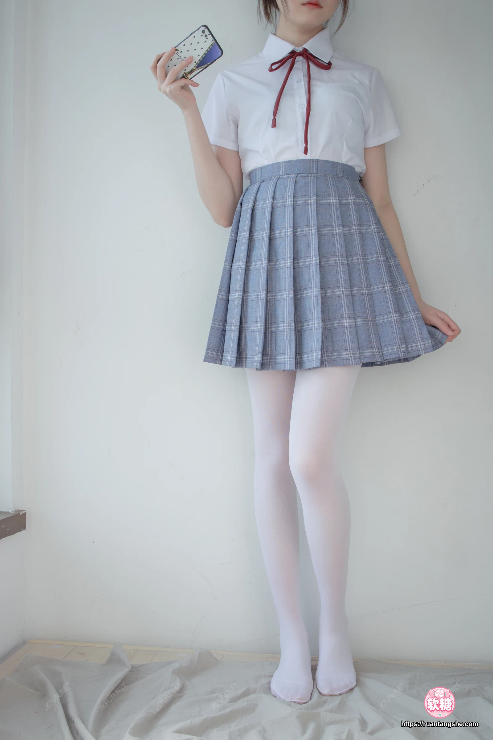 森萝财团 JKFUN-002 《踩蛋糕》 Aika