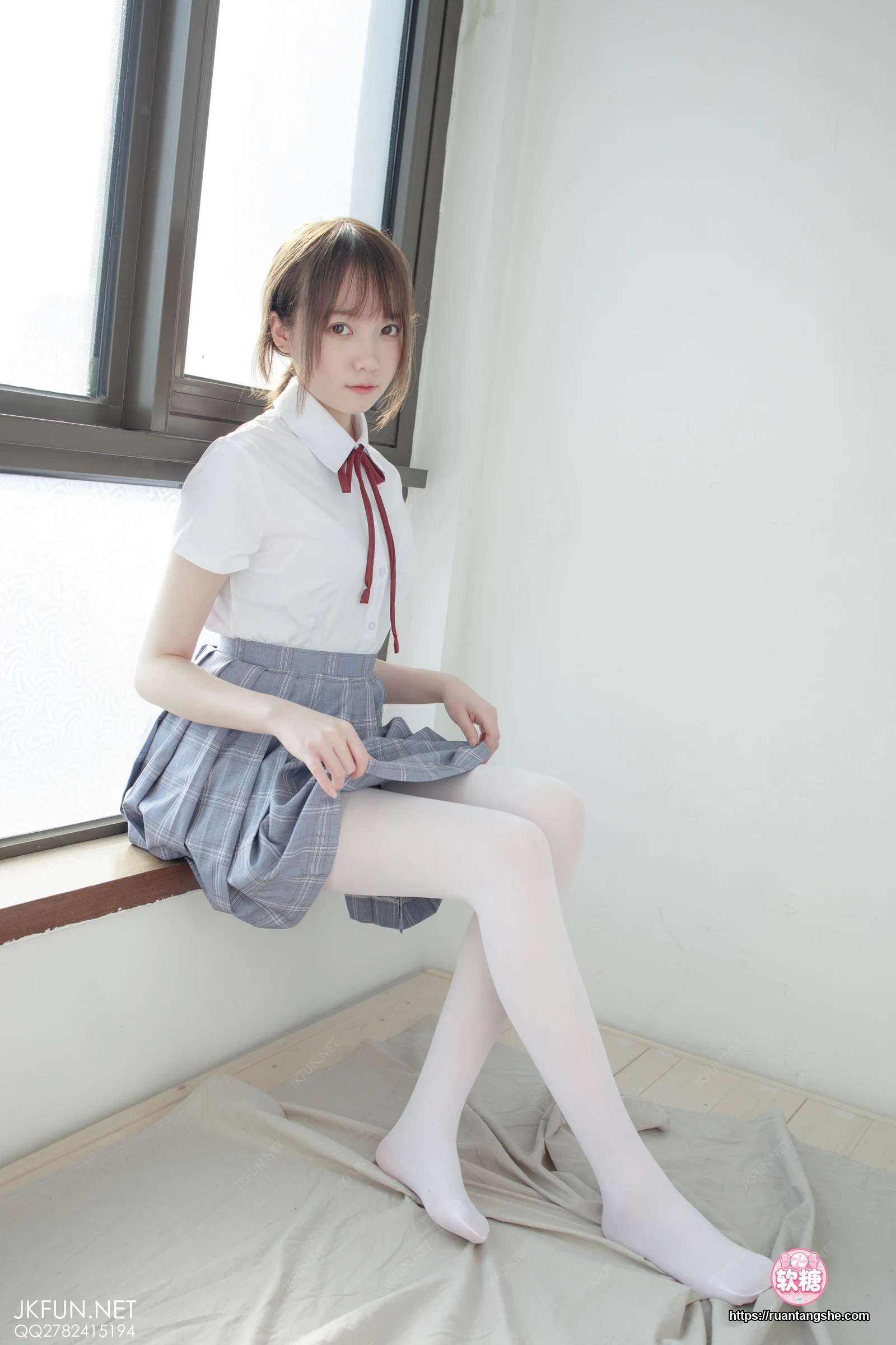 森萝财团 JKFUN-002 《踩蛋糕》 Aika