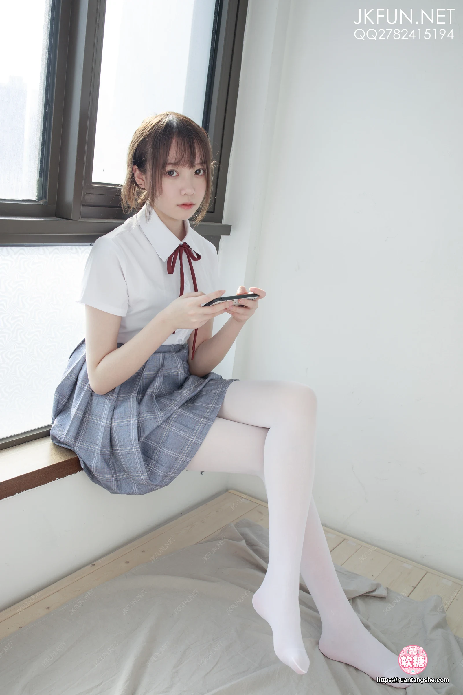 森萝财团 JKFUN-002 《踩蛋糕》 Aika