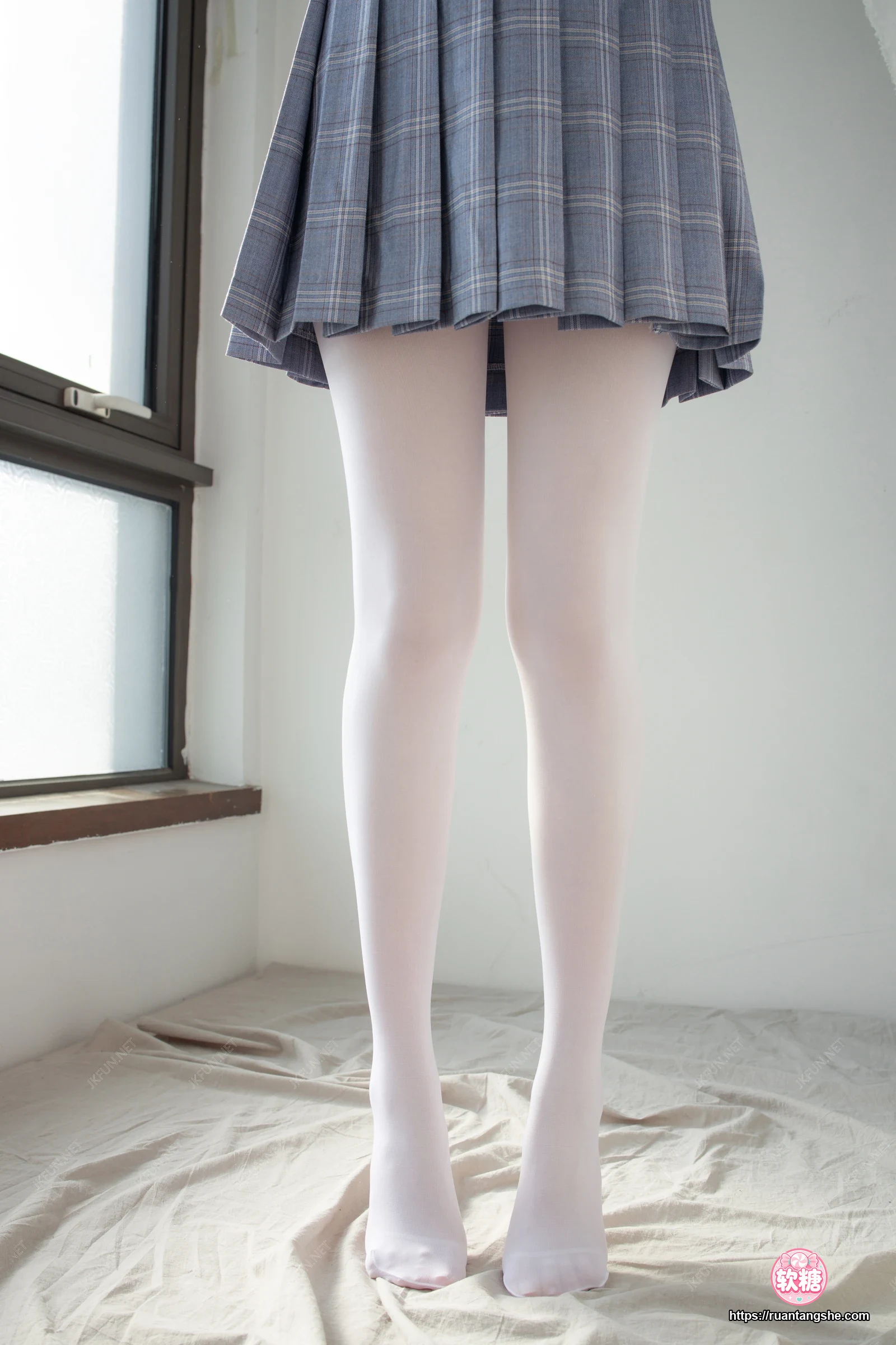 森萝财团 JKFUN-002 《踩蛋糕》 Aika