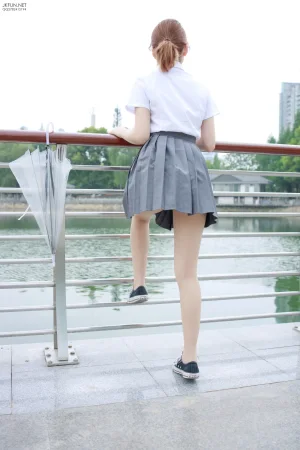 森萝财团《JKFUN-005 10D肉丝 踩物 卉子》写真图集 116P+1V｜在线预览与图包下载