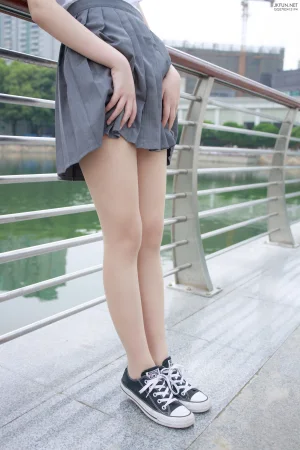 森萝财团《JKFUN-005 10D肉丝 踩物 卉子》写真图集 116P+1V｜在线预览与图包下载