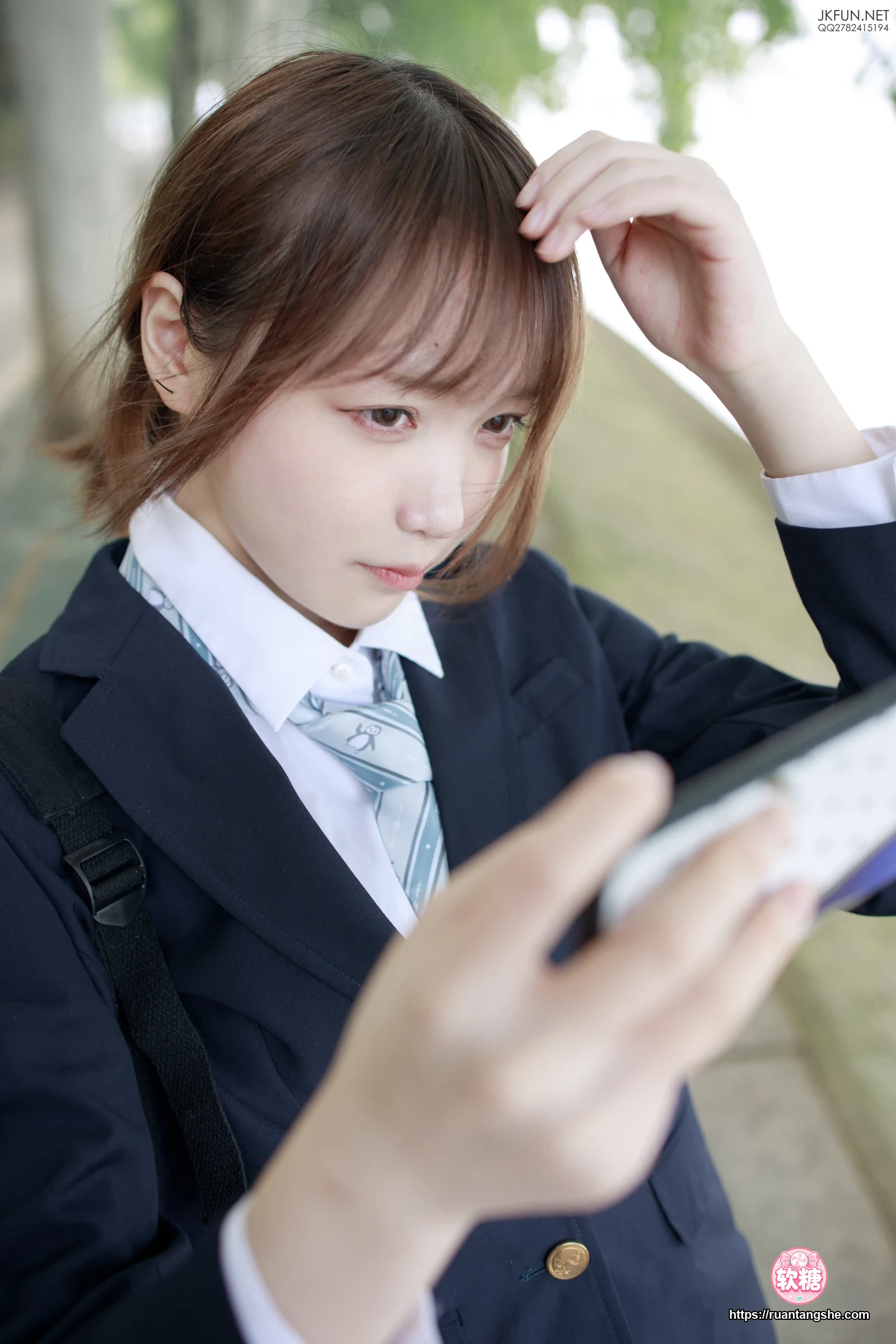 森萝财团 JKFUN-006 80D黑丝 户外水边 Aika