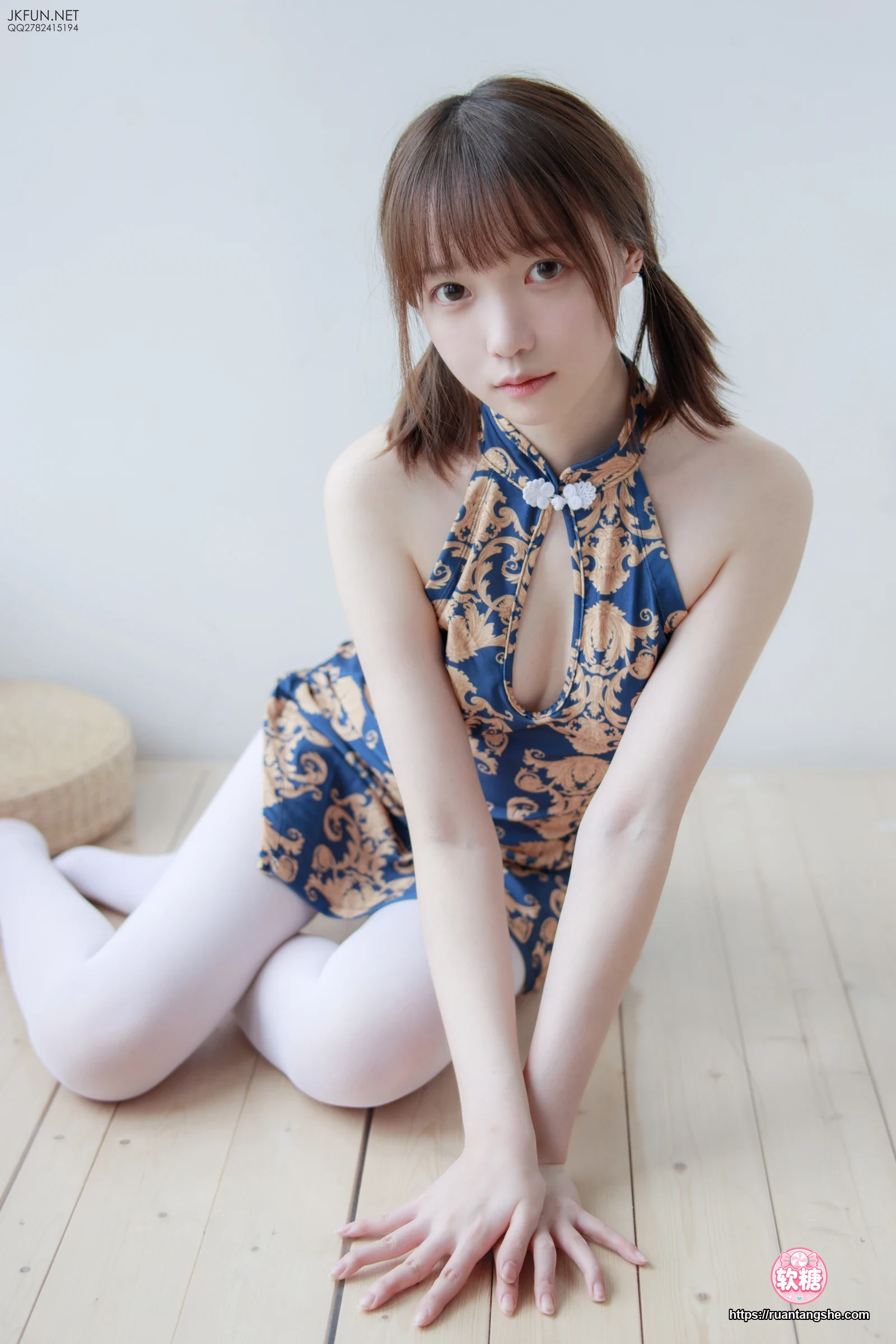 森萝财团 JKFUN-008 50D白丝 踩酱肉包 Aika
