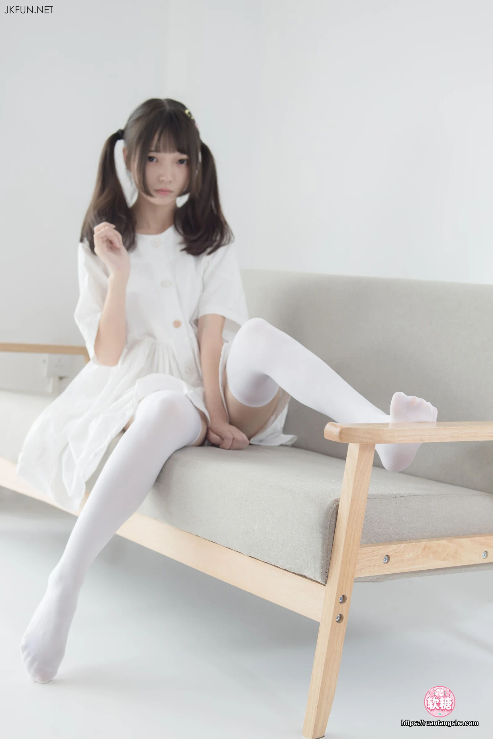 森萝财团 JKFUN-014 80D过膝袜 默陌