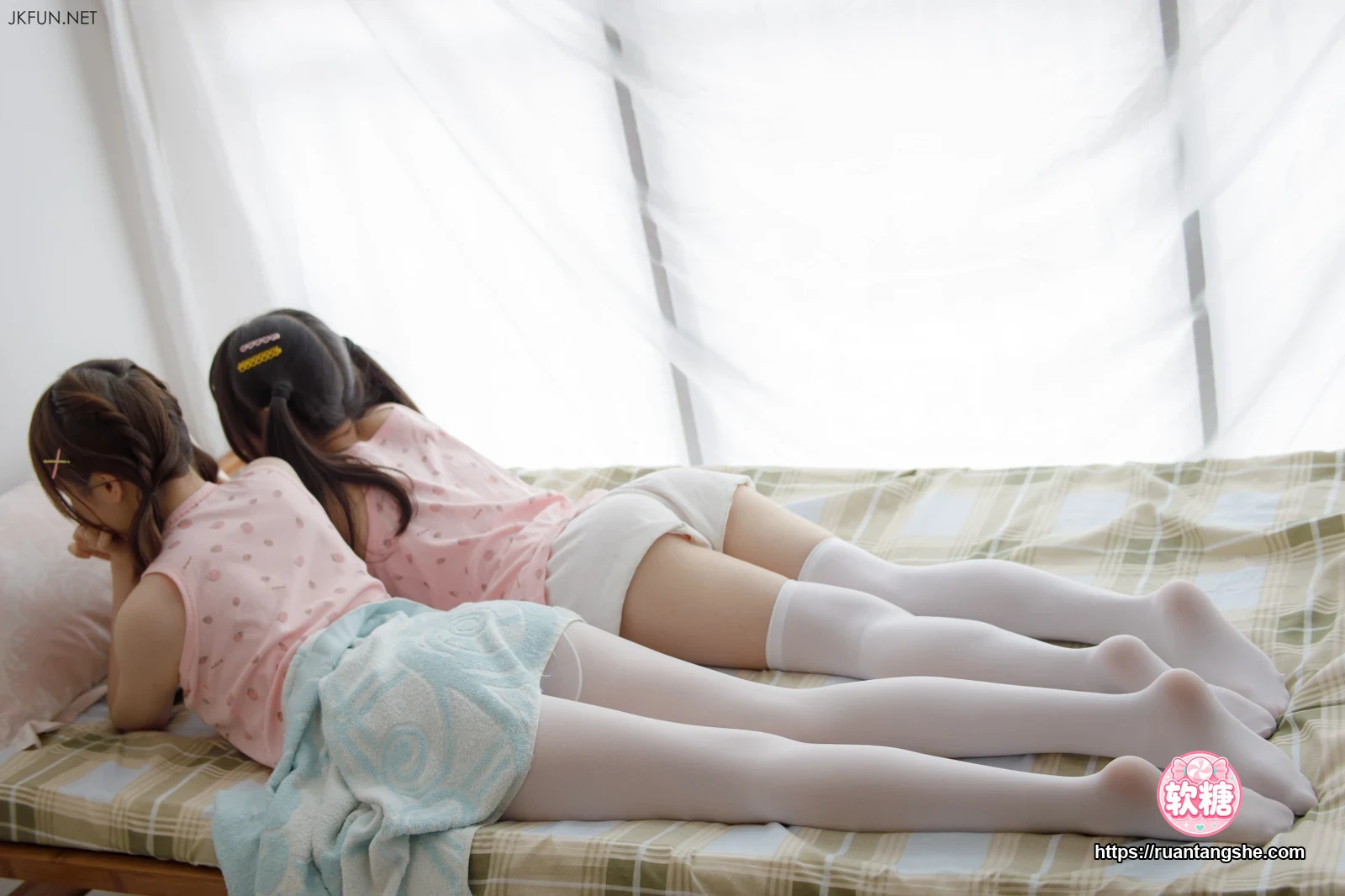 森萝财团 JKFUN-015 过膝袜+裤袜 默陌+AIKA