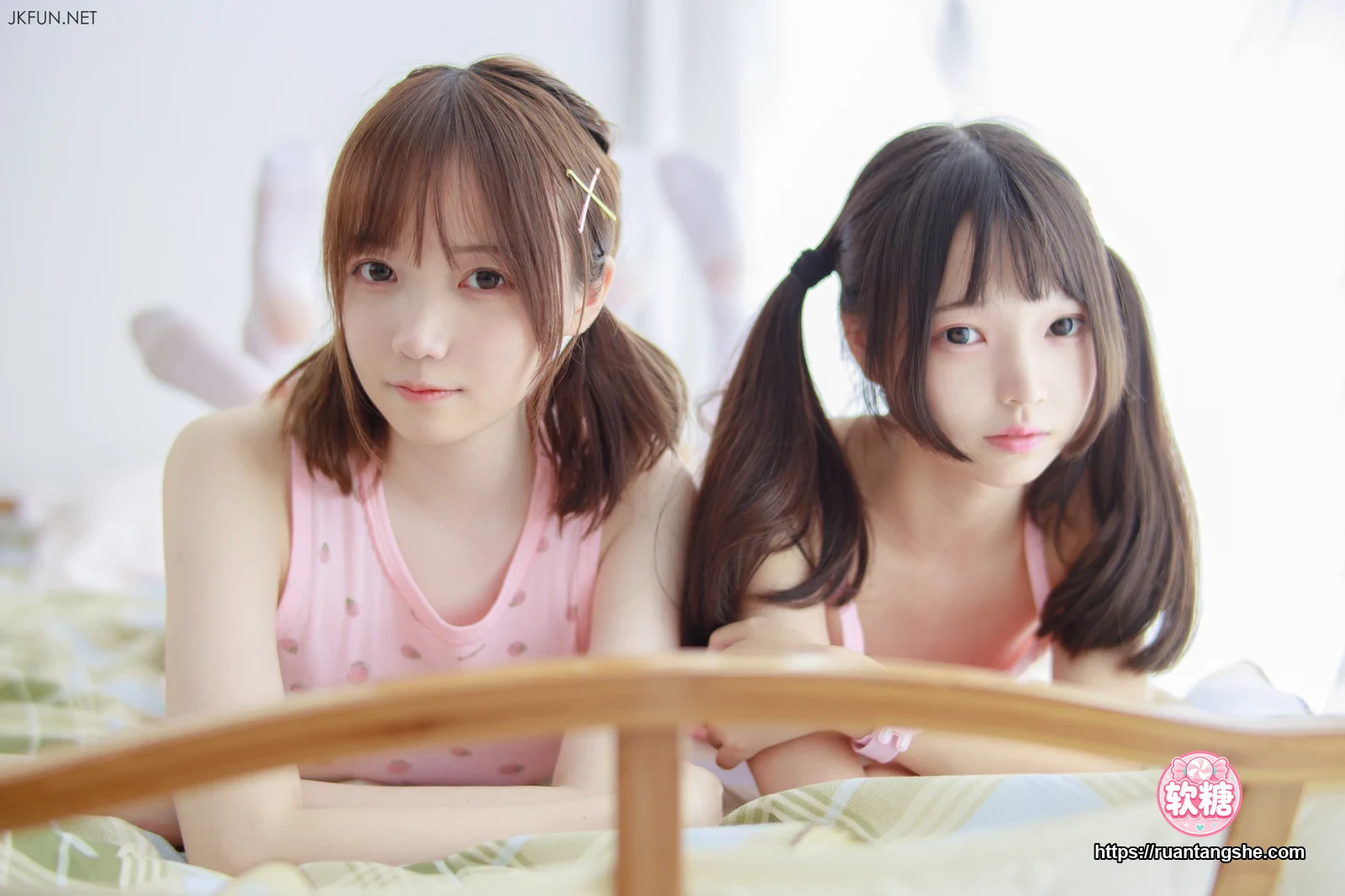 森萝财团 JKFUN-015 过膝袜+裤袜 默陌+AIKA
