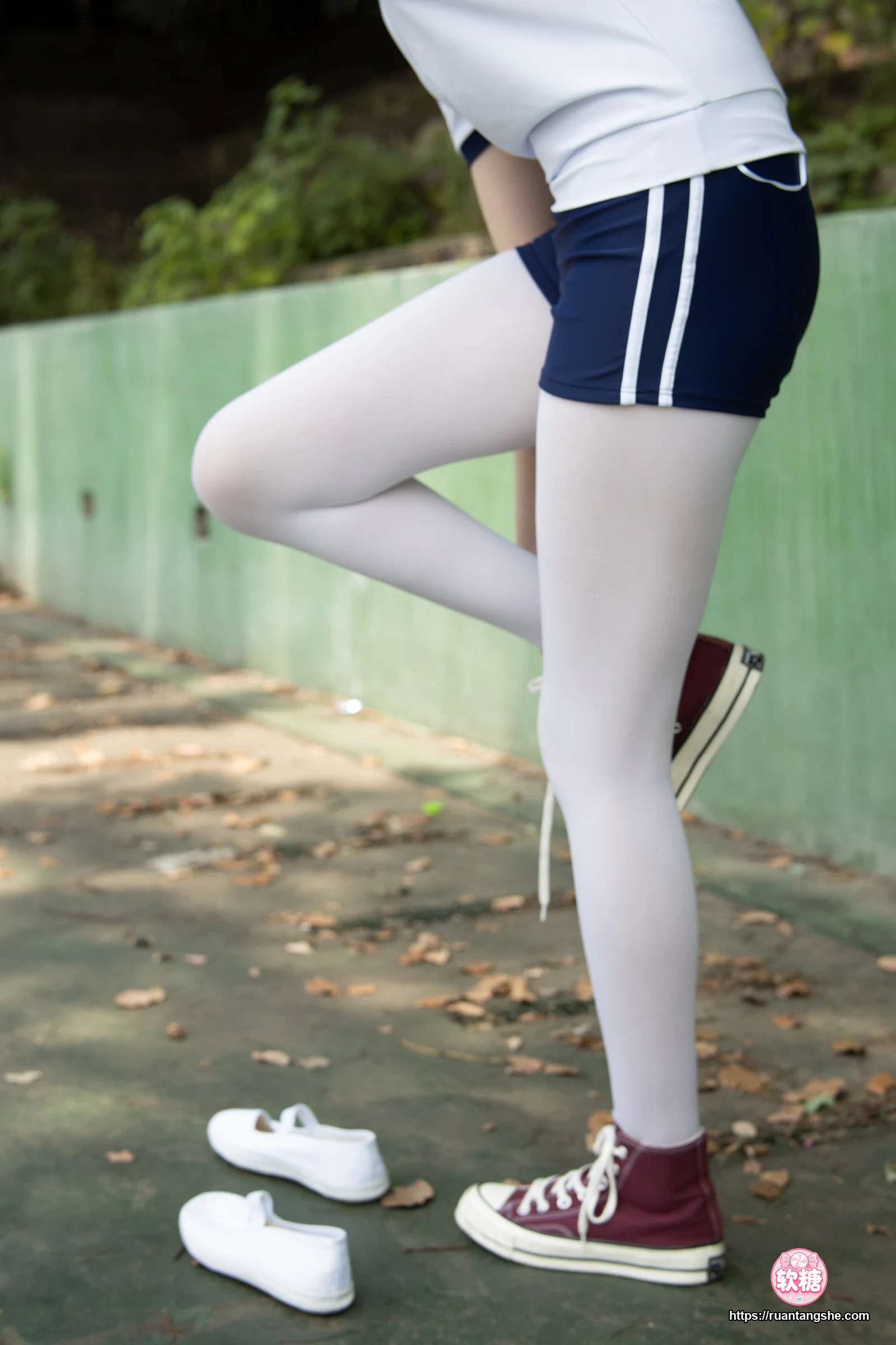 森萝财团 JKFUN-019 《外景体操服》 80D白丝 Aika