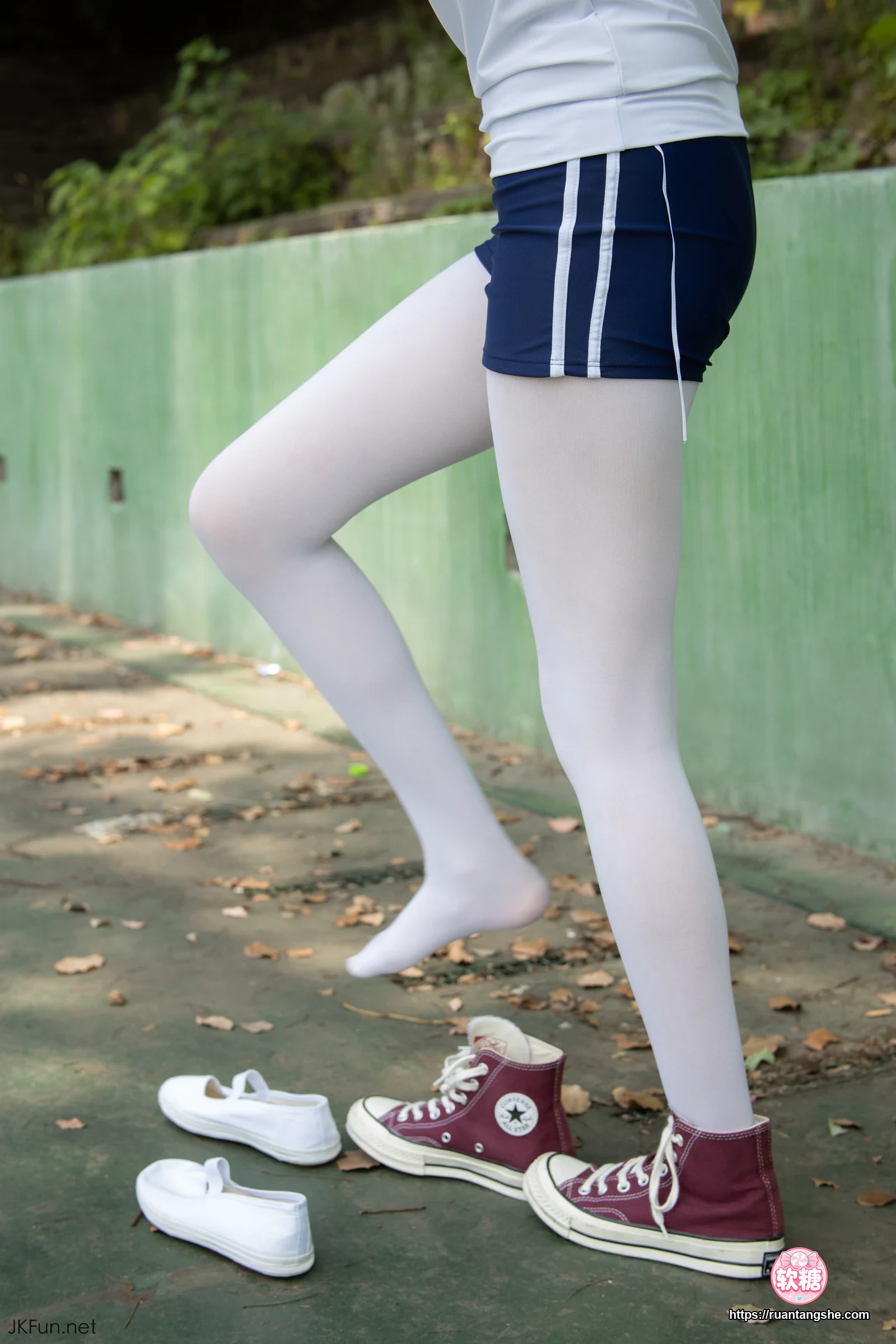 森萝财团 JKFUN-019 《外景体操服》 80D白丝 Aika