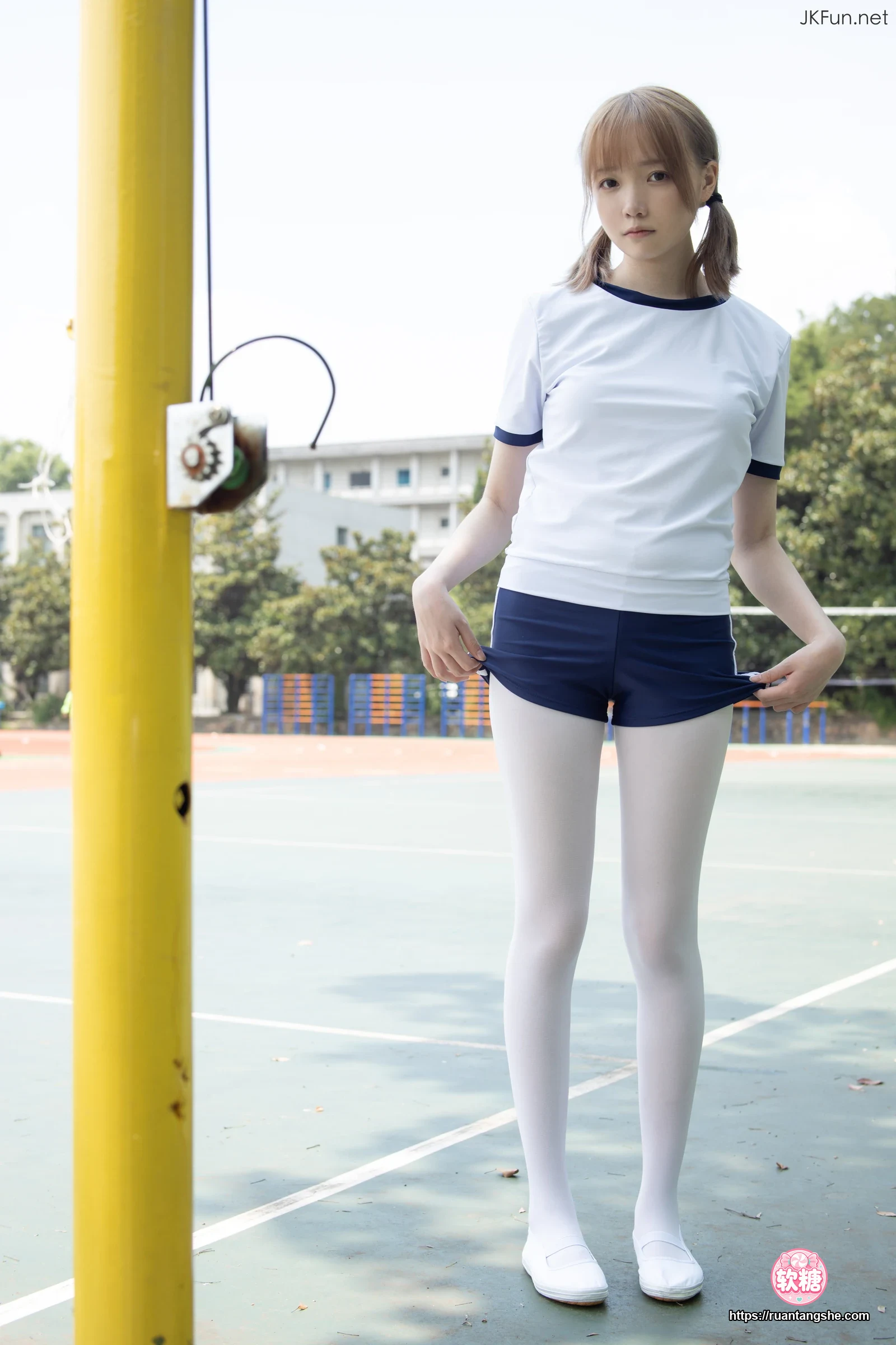 森萝财团 JKFUN-019 《外景体操服》 80D白丝 Aika