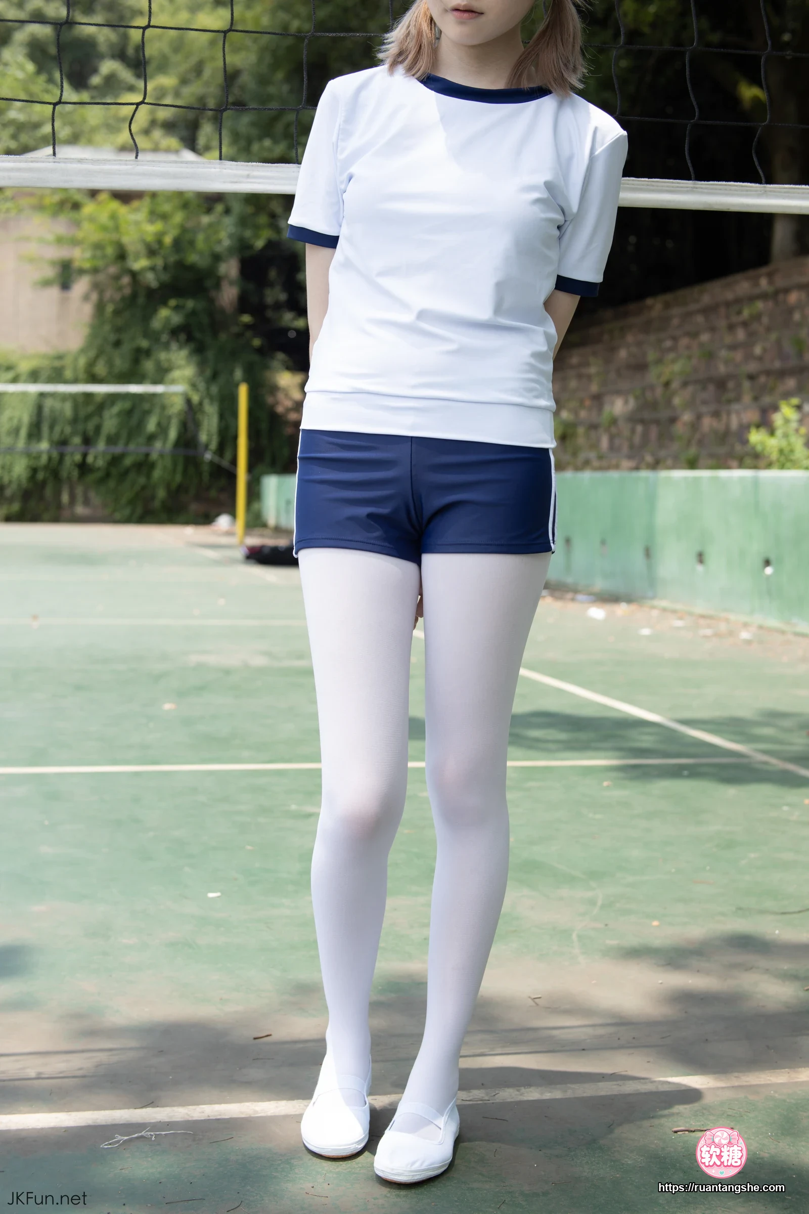 森萝财团 JKFUN-019 《外景体操服》 80D白丝 Aika