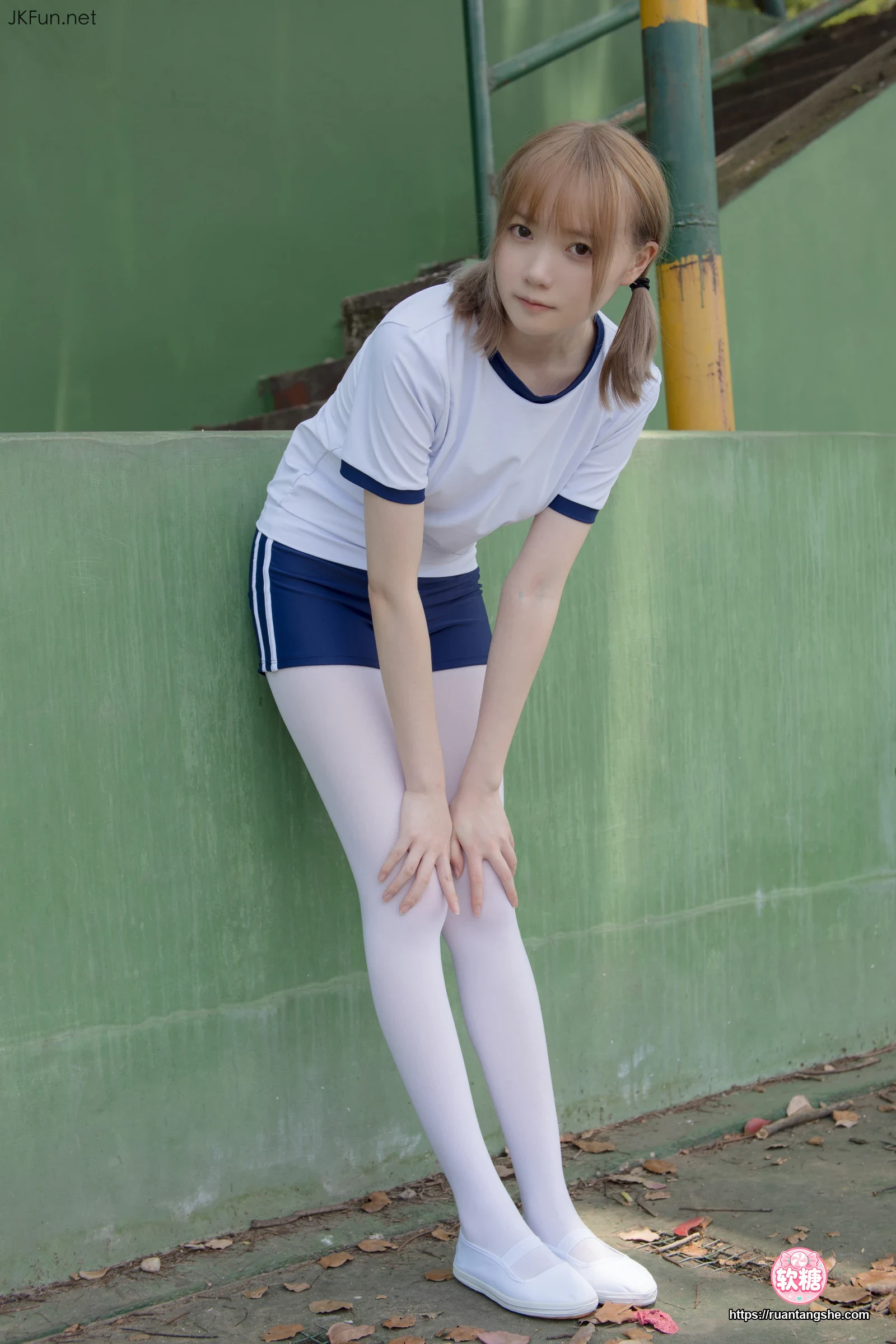 森萝财团 JKFUN-019 《外景体操服》 80D白丝 Aika