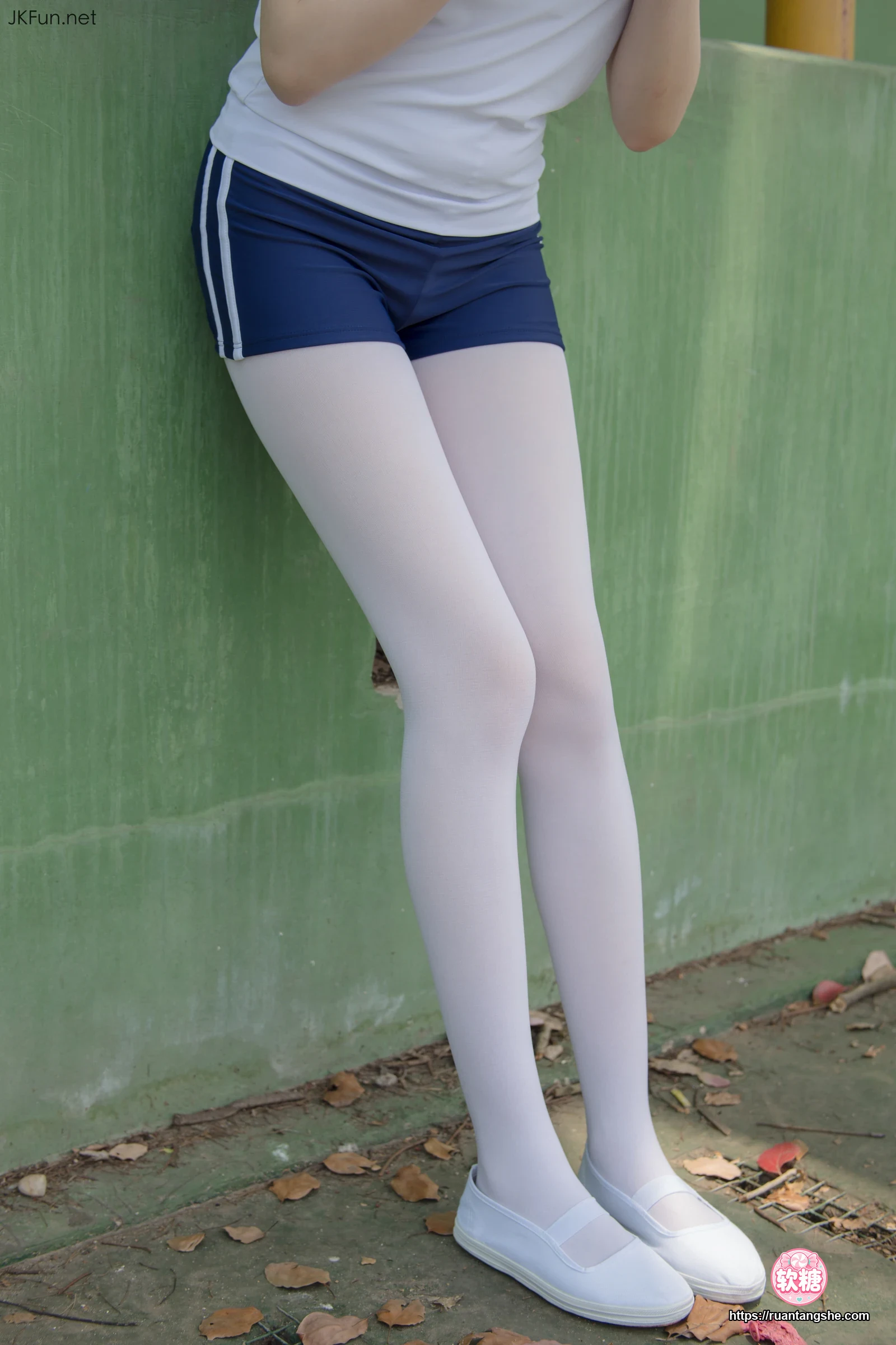 森萝财团 JKFUN-019 《外景体操服》 80D白丝 Aika