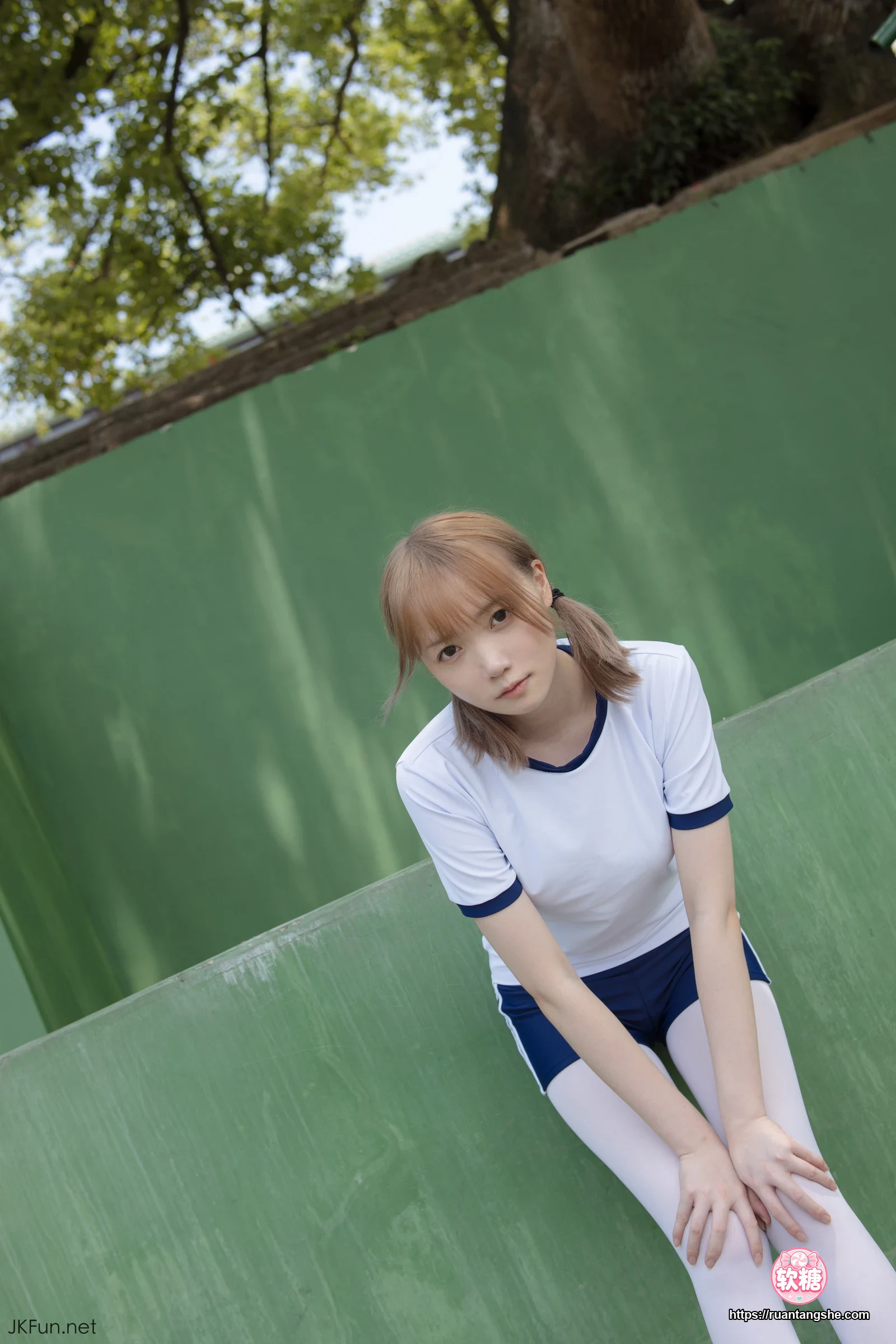 森萝财团 JKFUN-019 《外景体操服》 80D白丝 Aika