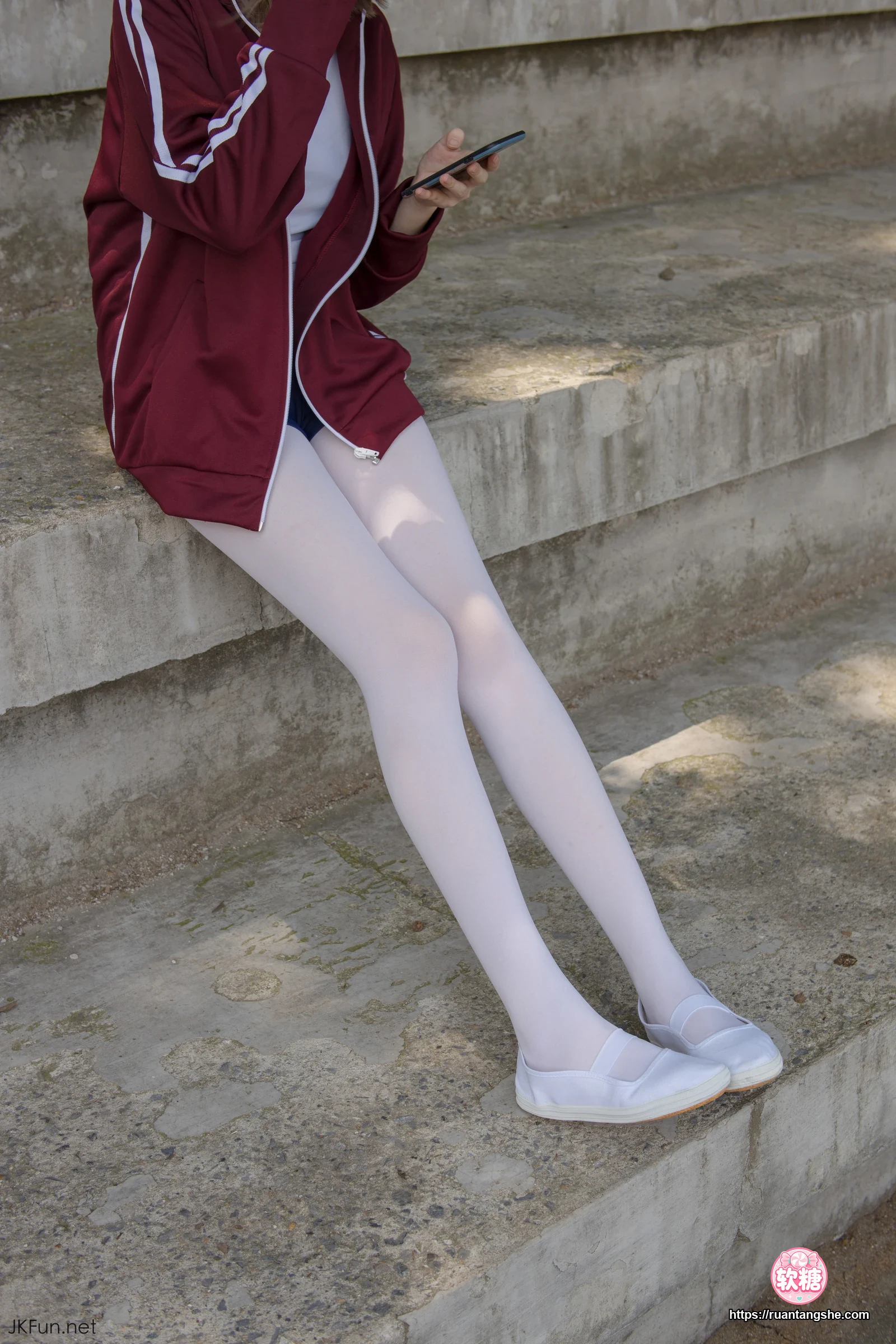 森萝财团 JKFUN-019 《外景体操服》 80D白丝 Aika