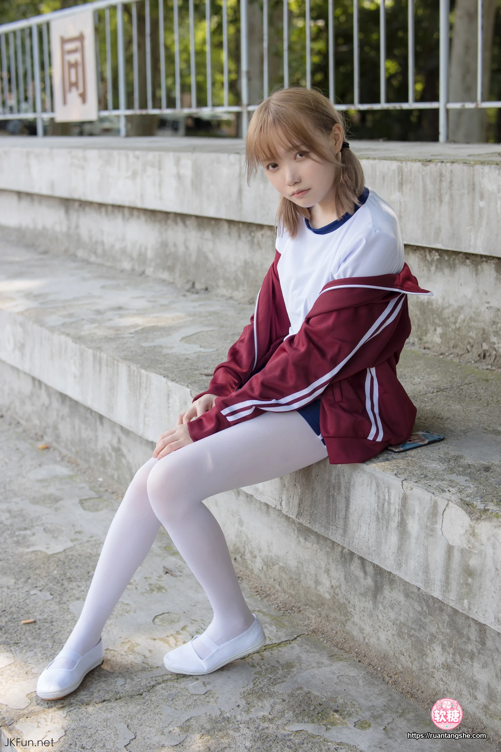 森萝财团 JKFUN-019 《外景体操服》 80D白丝 Aika