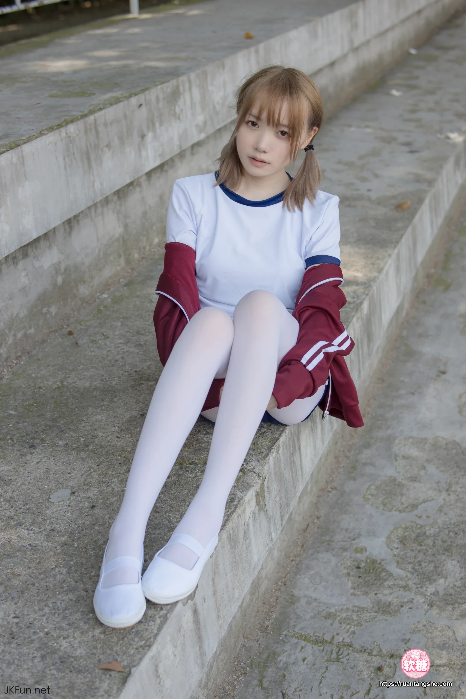 森萝财团 JKFUN-019 《外景体操服》 80D白丝 Aika
