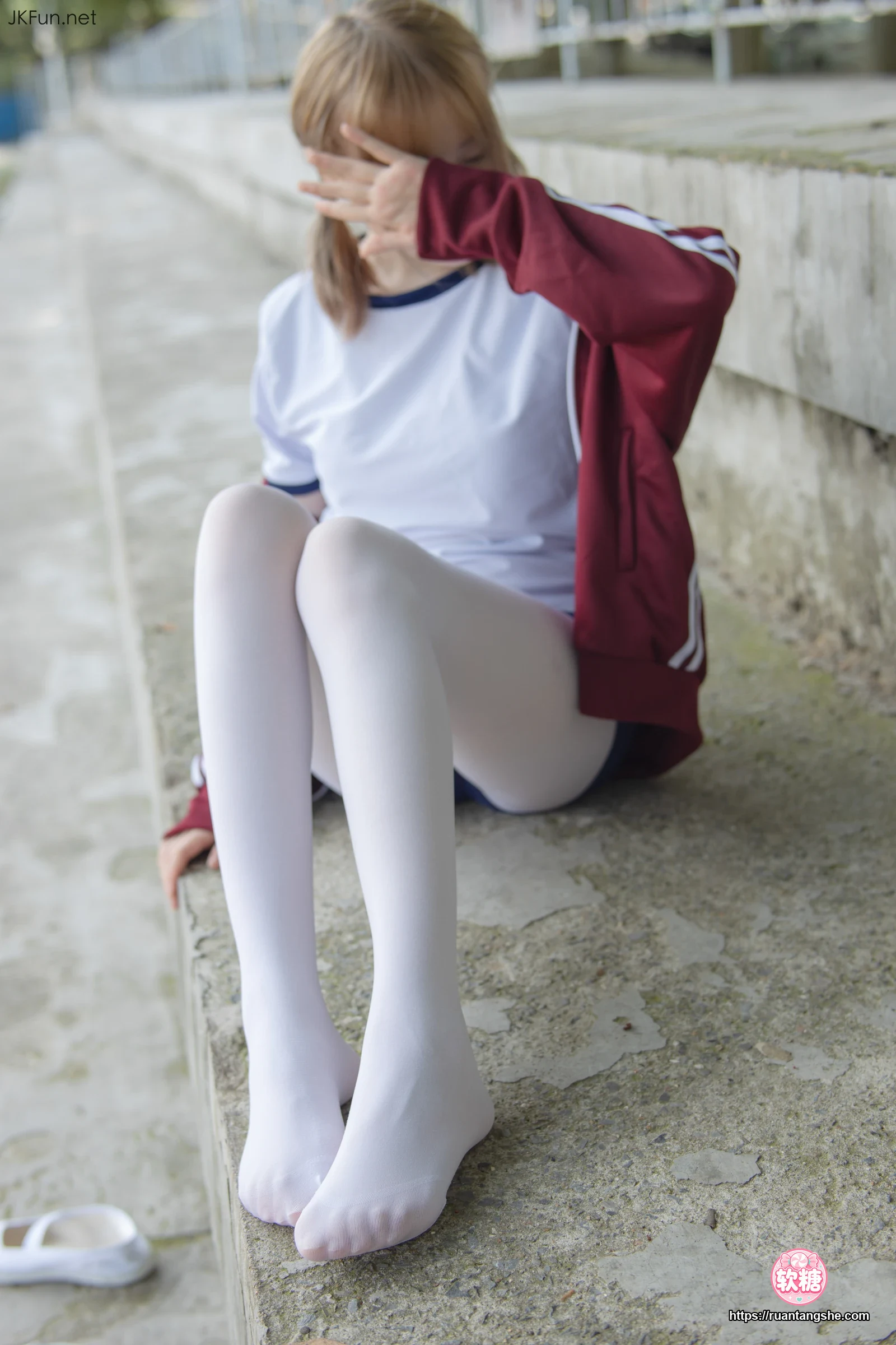 森萝财团 JKFUN-019 《外景体操服》 80D白丝 Aika