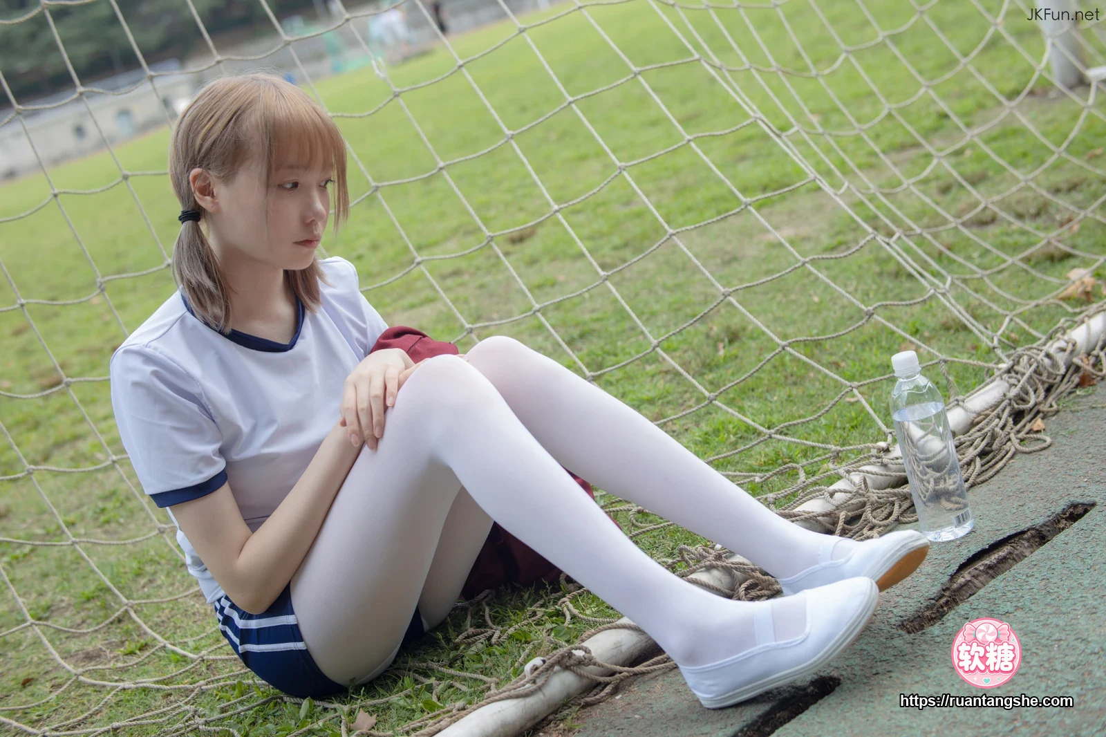 森萝财团 JKFUN-019 《外景体操服》 80D白丝 Aika