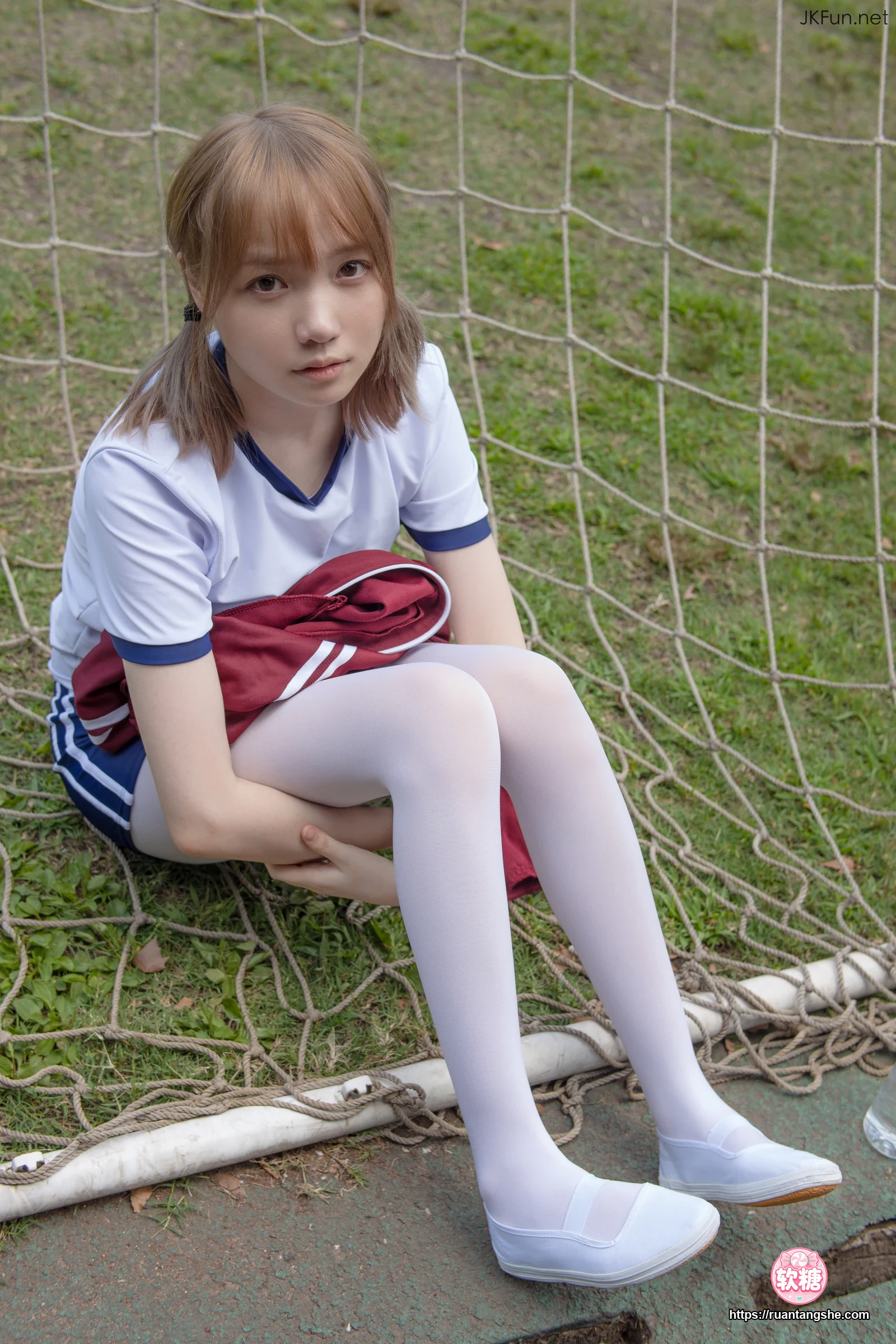 森萝财团 JKFUN-019 《外景体操服》 80D白丝 Aika