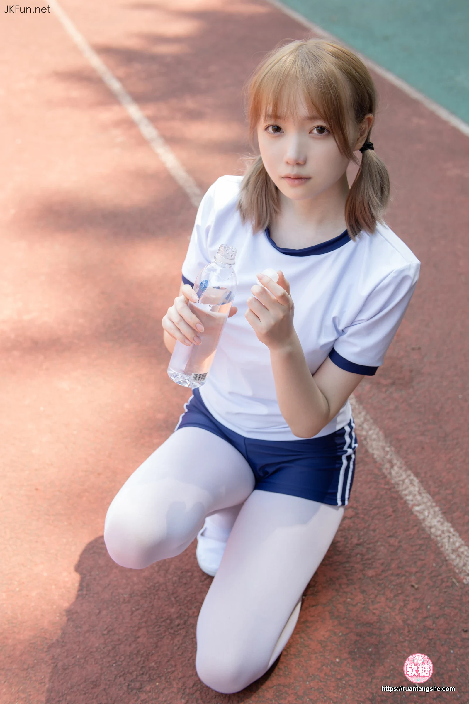 森萝财团 JKFUN-019 《外景体操服》 80D白丝 Aika