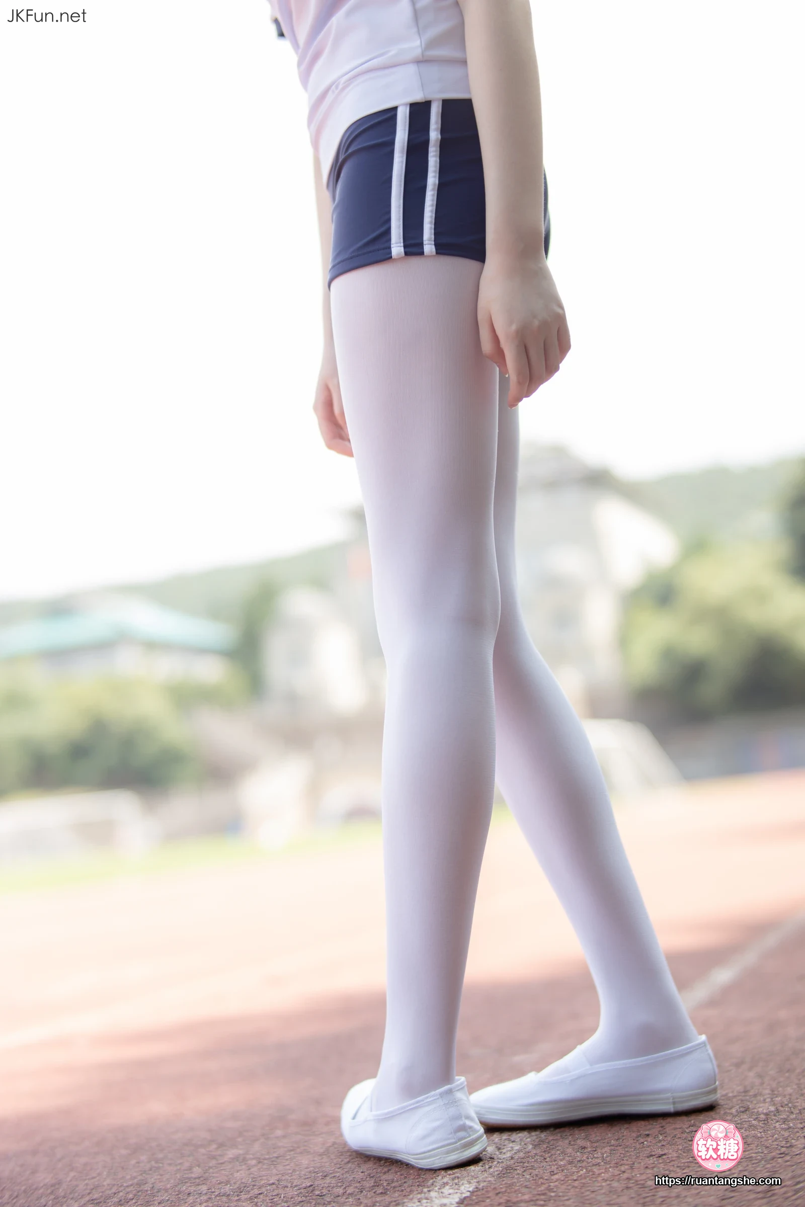 森萝财团 JKFUN-019 《外景体操服》 80D白丝 Aika