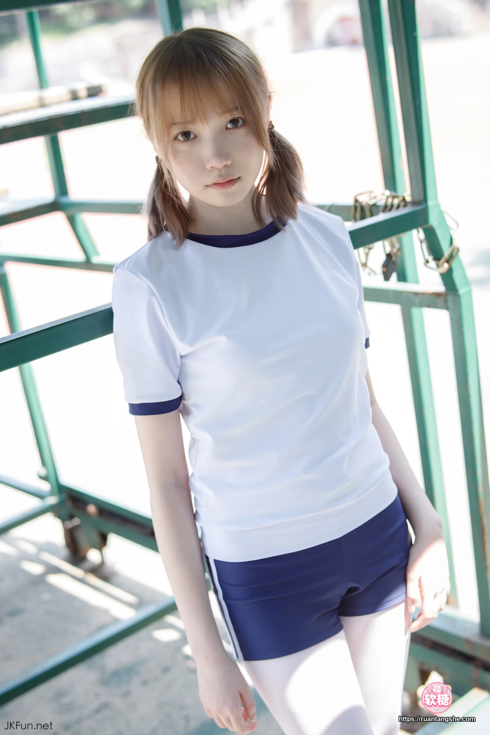 森萝财团 JKFUN-019 《外景体操服》 80D白丝 Aika