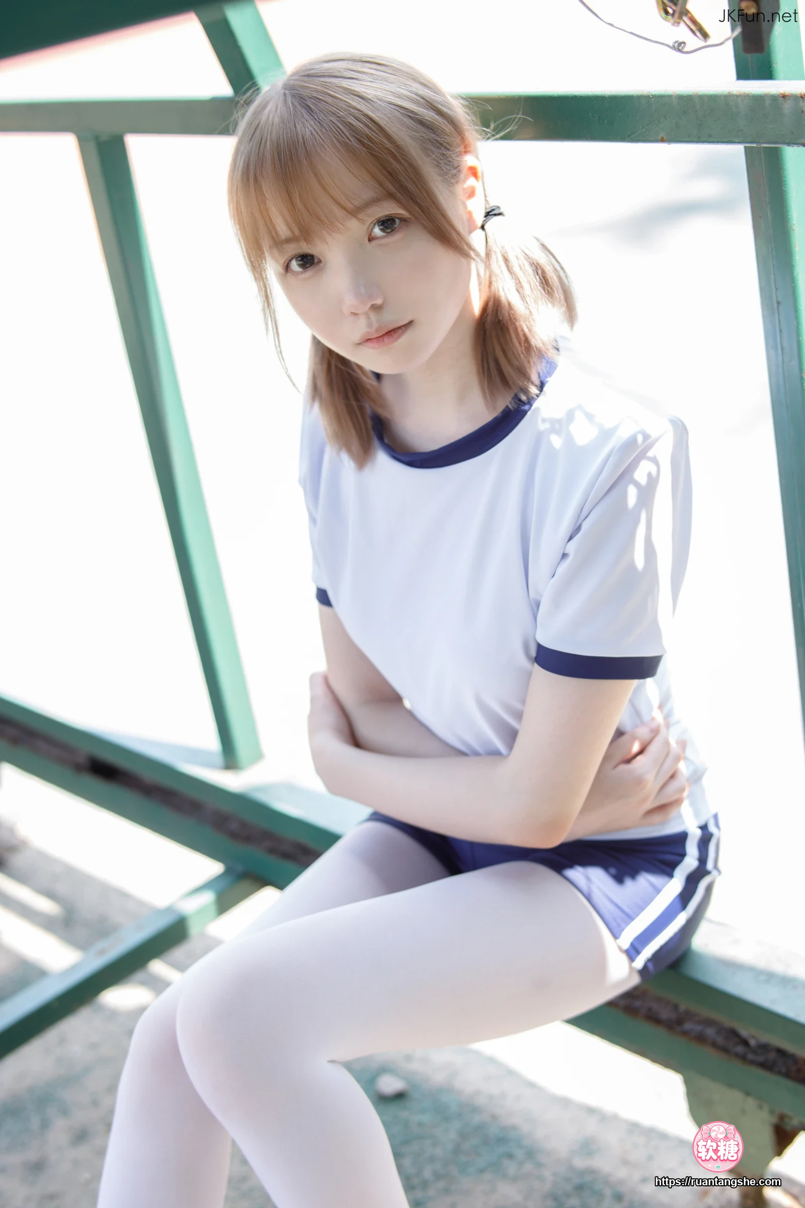 森萝财团 JKFUN-019 《外景体操服》 80D白丝 Aika