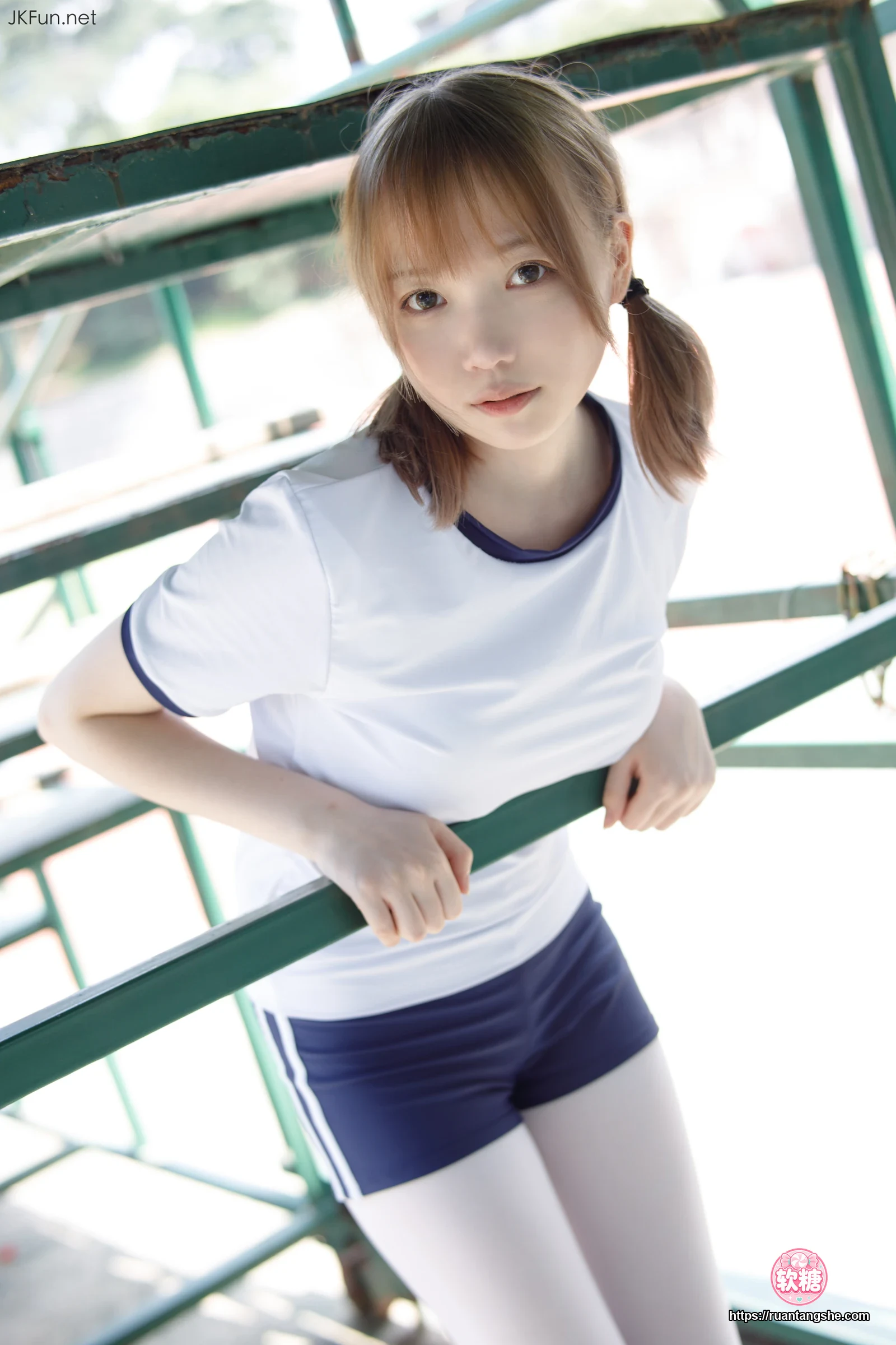 森萝财团 JKFUN-019 《外景体操服》 80D白丝 Aika