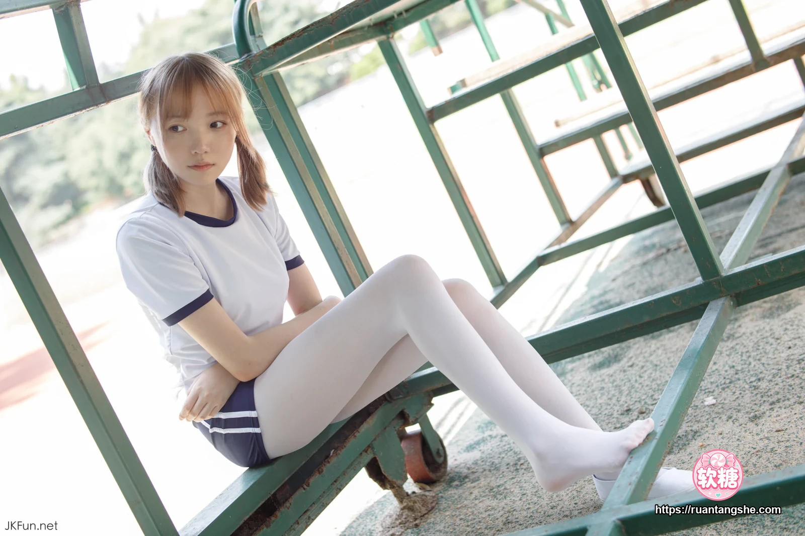 森萝财团 JKFUN-019 《外景体操服》 80D白丝 Aika