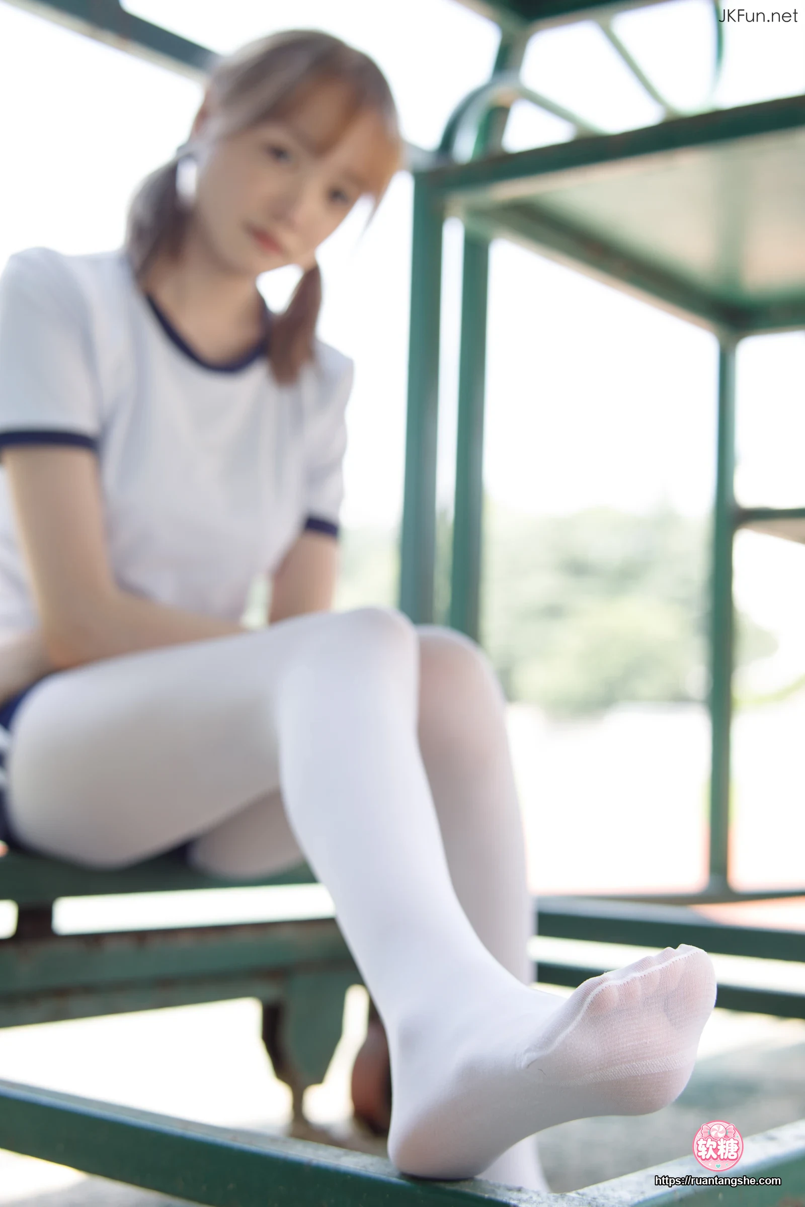 森萝财团 JKFUN-019 《外景体操服》 80D白丝 Aika