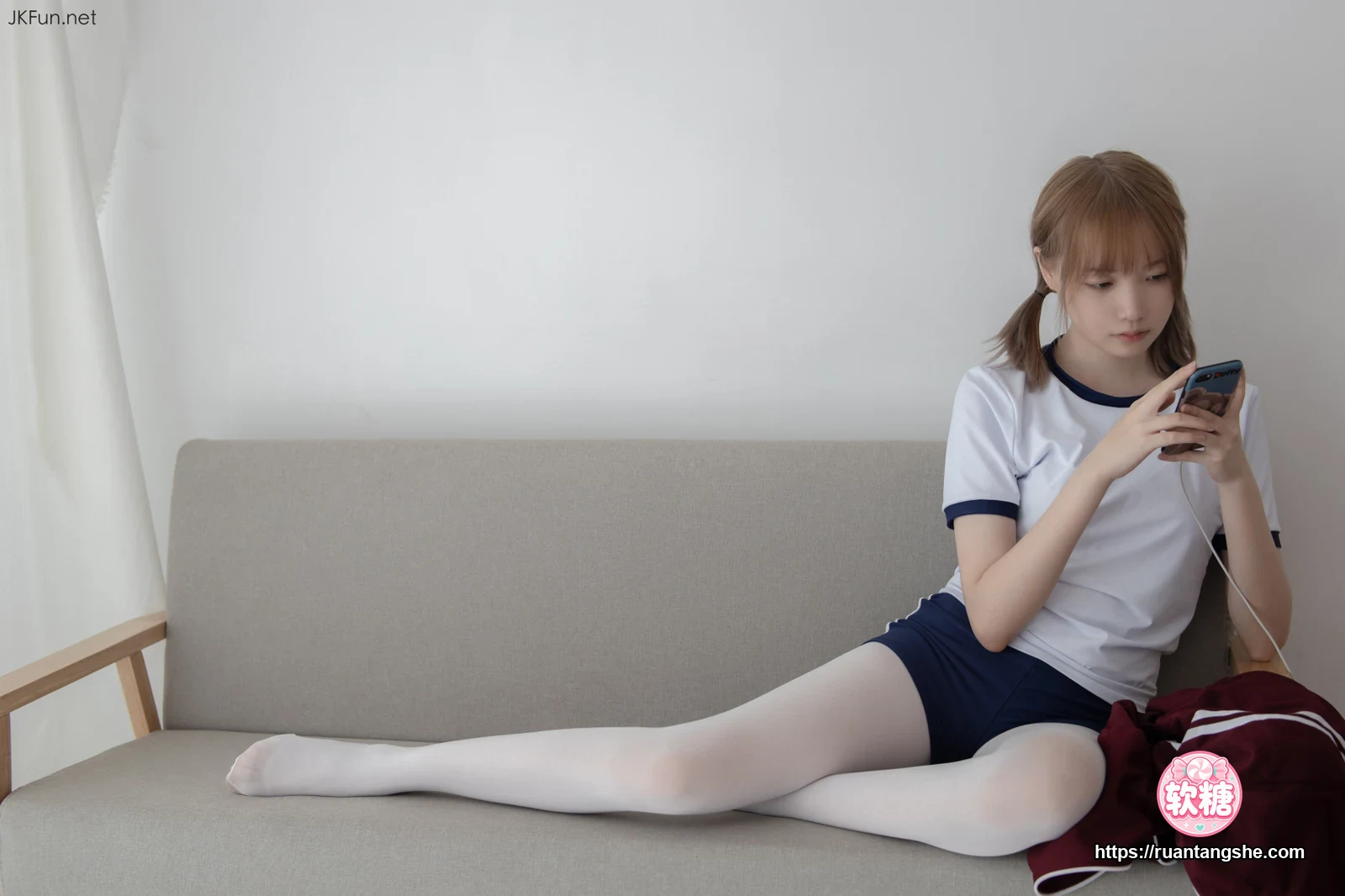 森萝财团 JKFUN-019 《外景体操服》 80D白丝 Aika