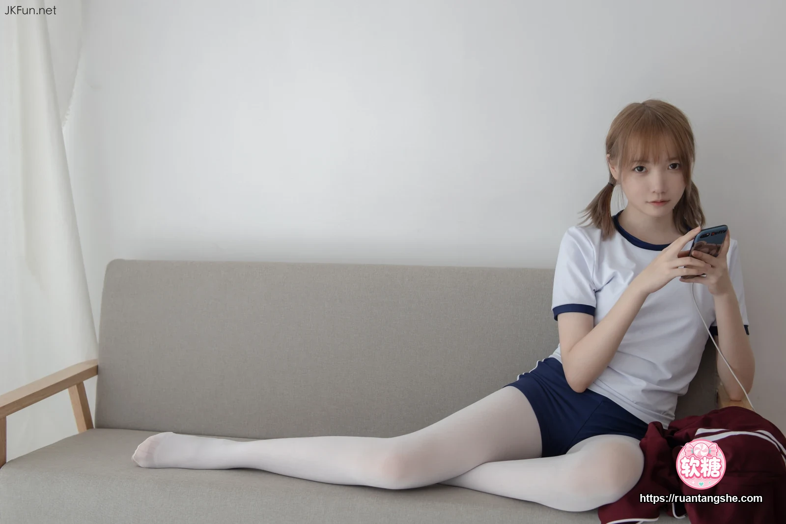 森萝财团 JKFUN-019 《外景体操服》 80D白丝 Aika