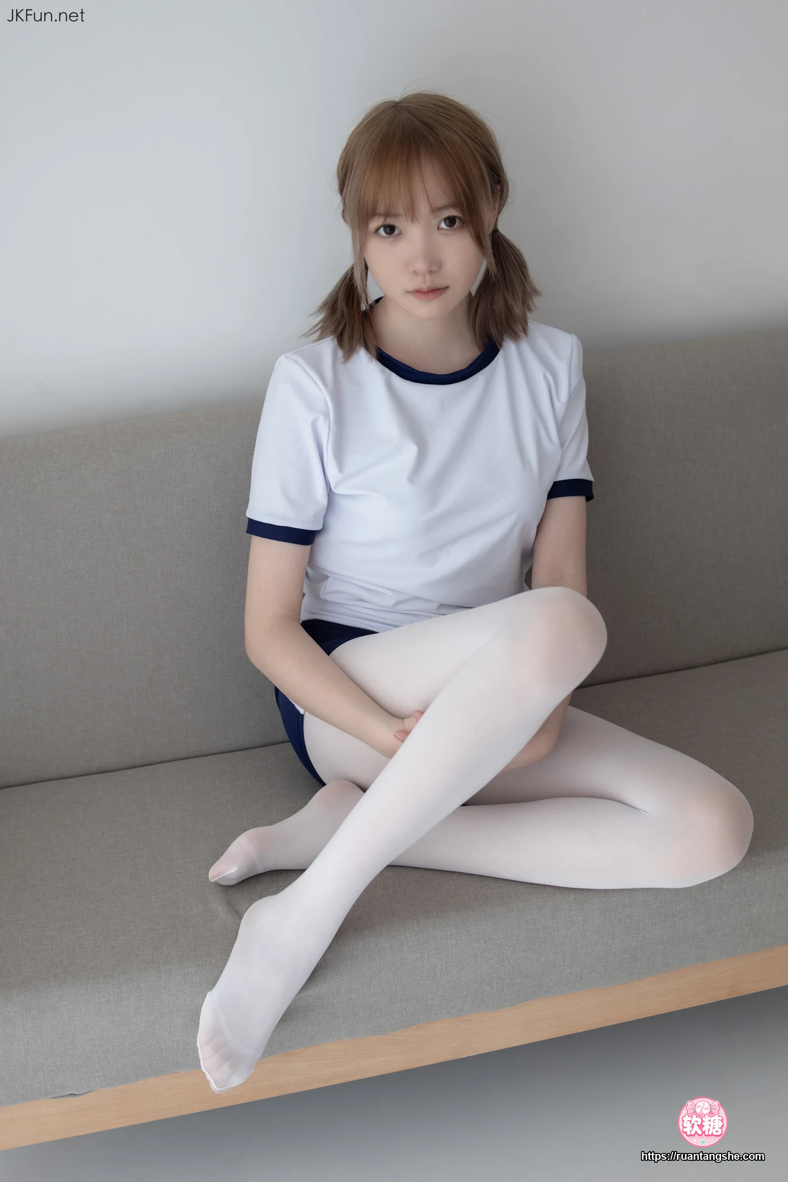 森萝财团 JKFUN-019 《外景体操服》 80D白丝 Aika