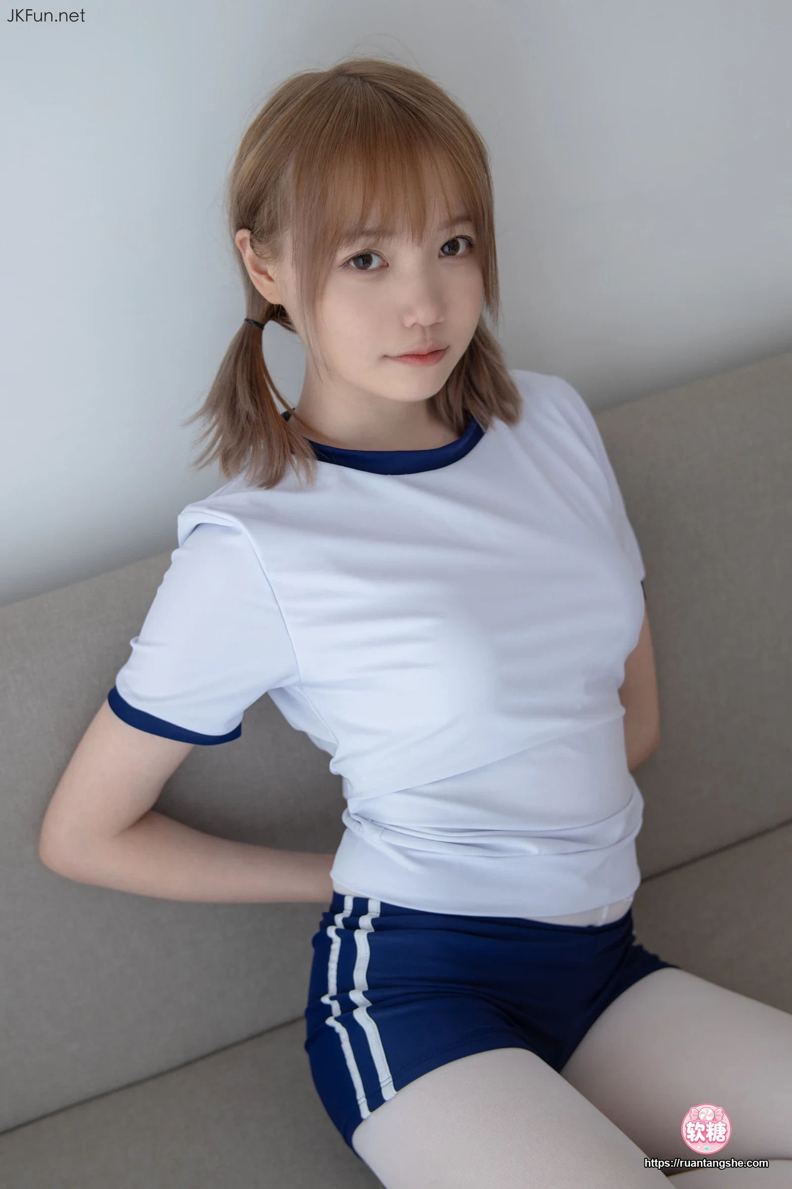 森萝财团 JKFUN-019 《外景体操服》 80D白丝 Aika