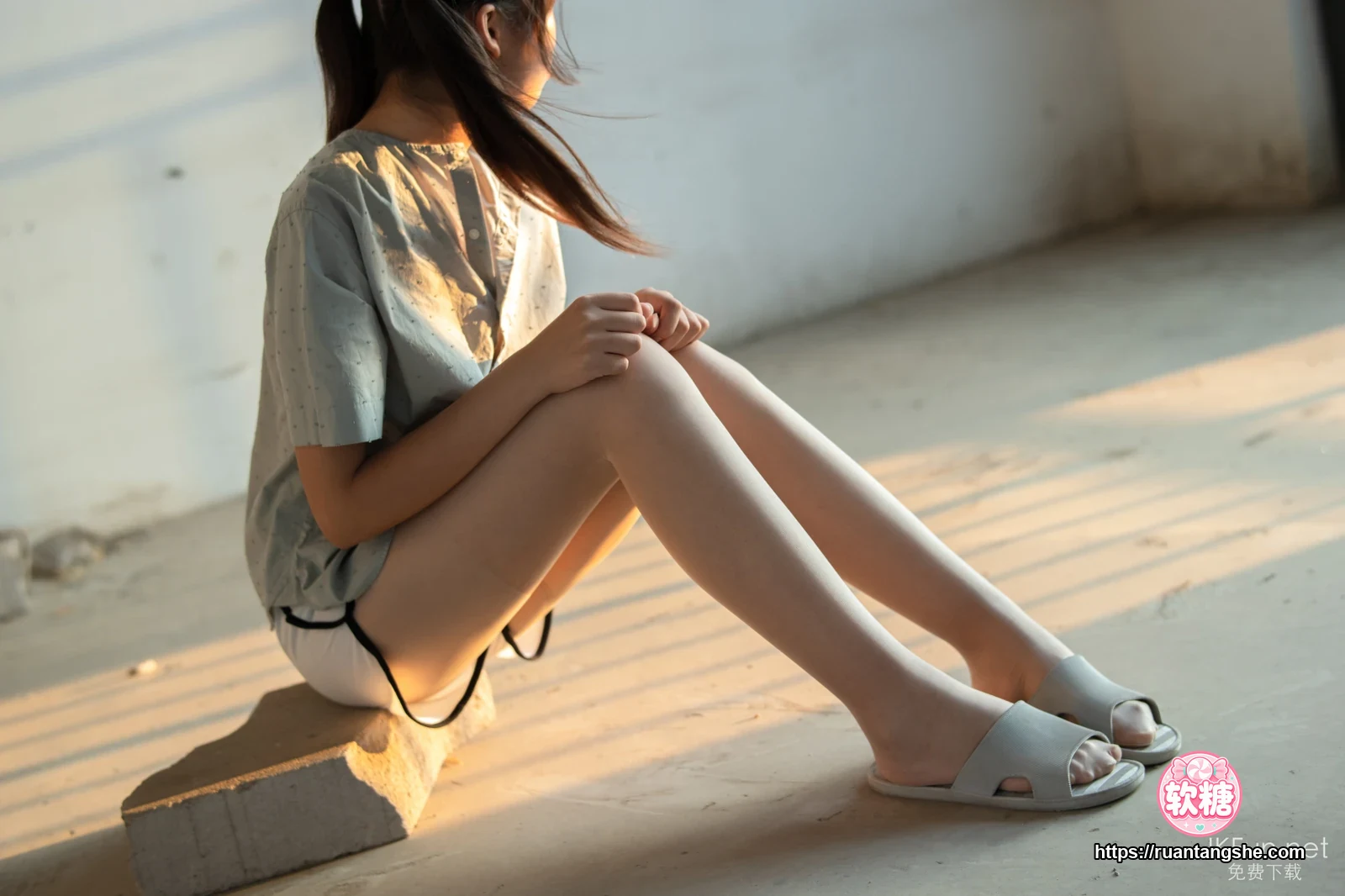 森萝财团 JKFUN-019 《外景体操服》 80D白丝 Aika