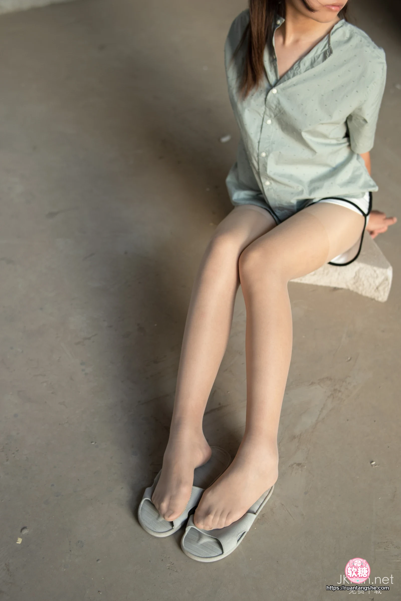 森萝财团 JKFUN-019 《外景体操服》 80D白丝 Aika
