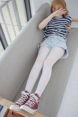 森萝财团《JKFUN-020 80D白丝 Aika》写真图集 98P+1V｜在线预览与图包下载