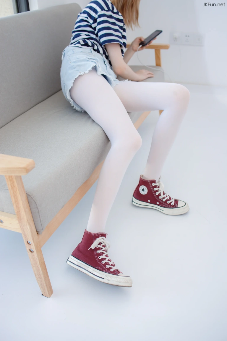 森萝财团《JKFUN-020 80D白丝 Aika》写真图集 98P+1V｜在线预览与图包下载