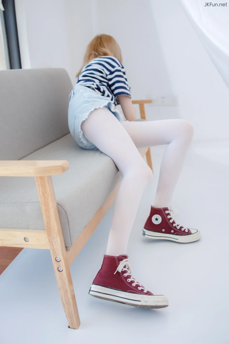 森萝财团《JKFUN-020 80D白丝 Aika》写真图集 98P+1V｜在线预览与图包下载