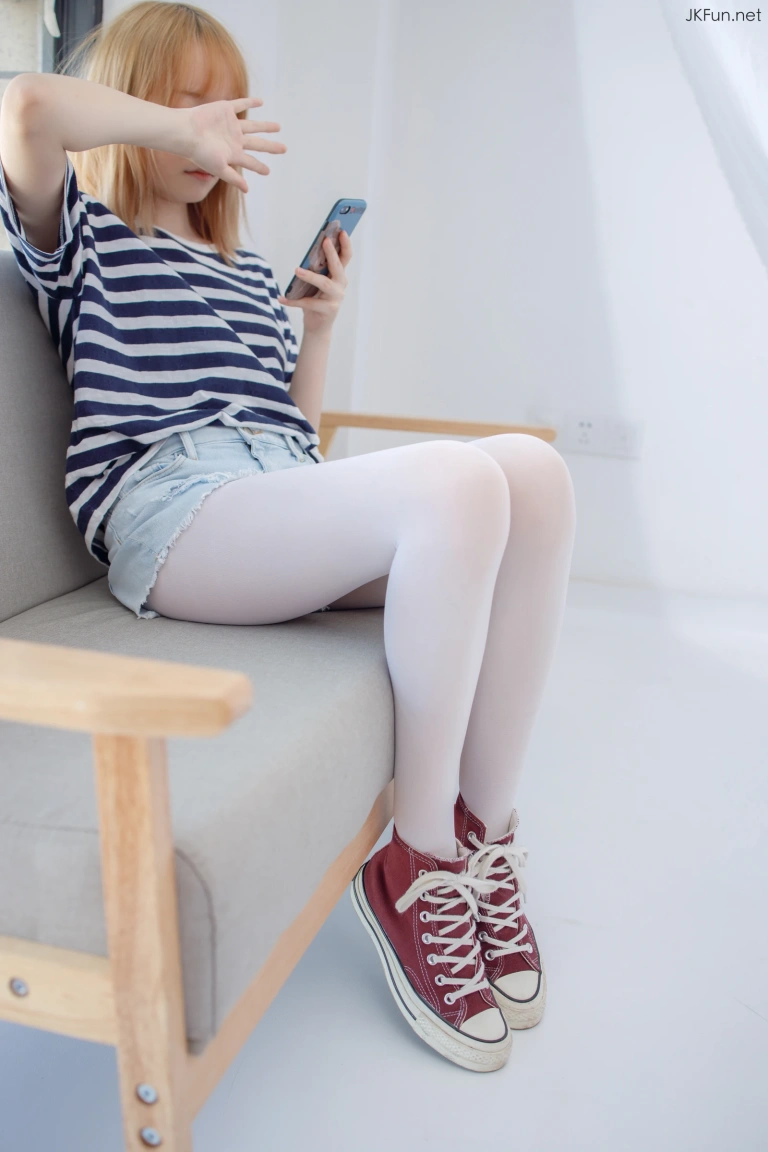 森萝财团《JKFUN-020 80D白丝 Aika》写真图集 98P+1V｜在线预览与图包下载