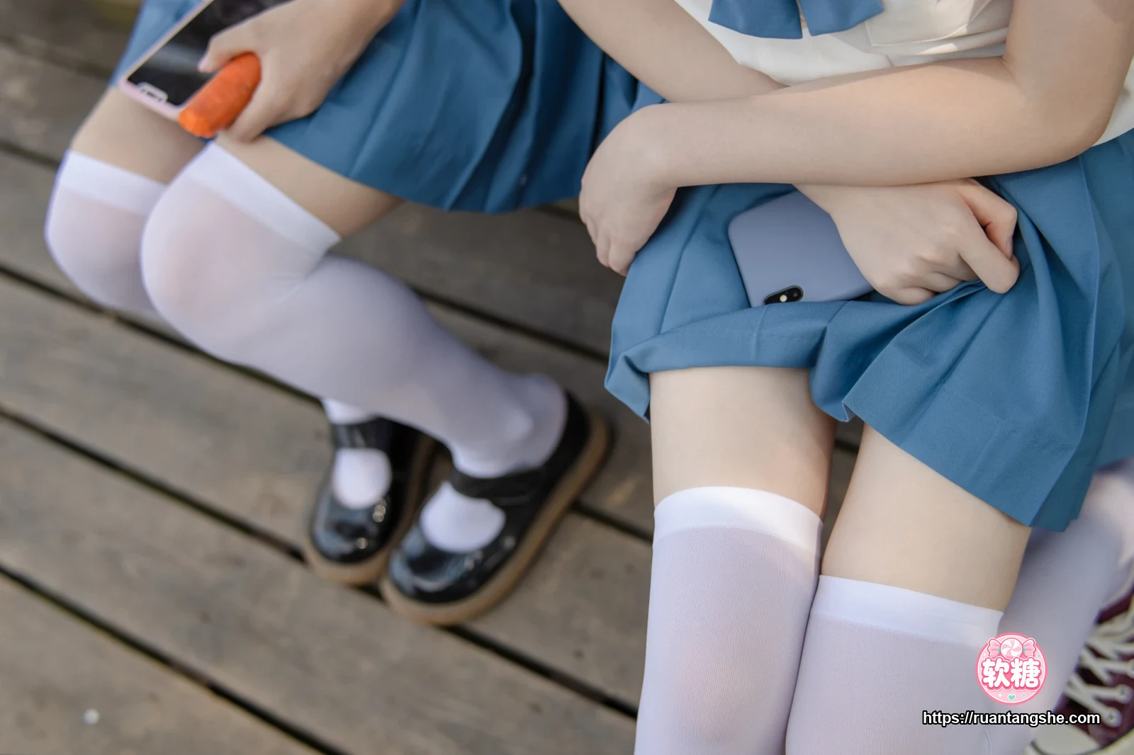 森萝财团 JKFUN-025 《两女一ZOO》 80D白丝过膝袜 默陌&Aika