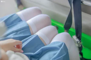 森萝财团《JKFUN-025 《两女一ZOO》 80D白丝过膝袜 默陌&Aika》写真图集 93P｜在线预览与图包下载