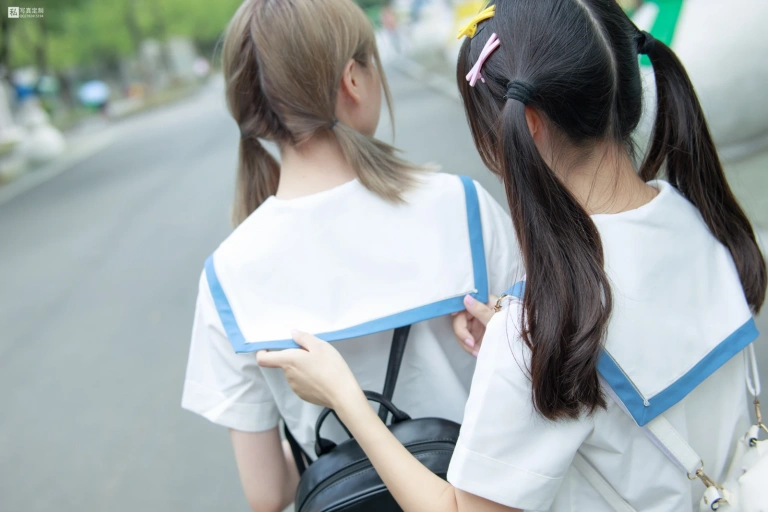 森萝财团《JKFUN-025 《两女一ZOO》 80D白丝过膝袜 默陌&Aika》写真图集 93P｜在线预览与图包下载