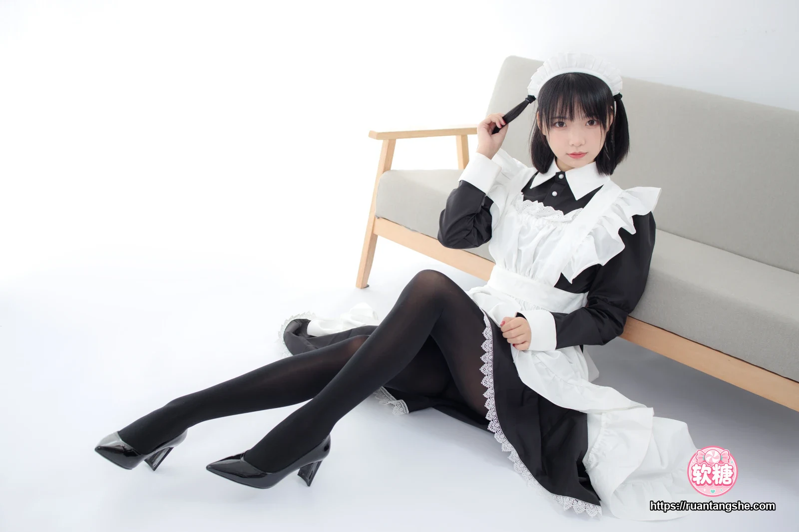 森萝财团 JKFUN-029 《卉女仆》 踩物 80D黑丝