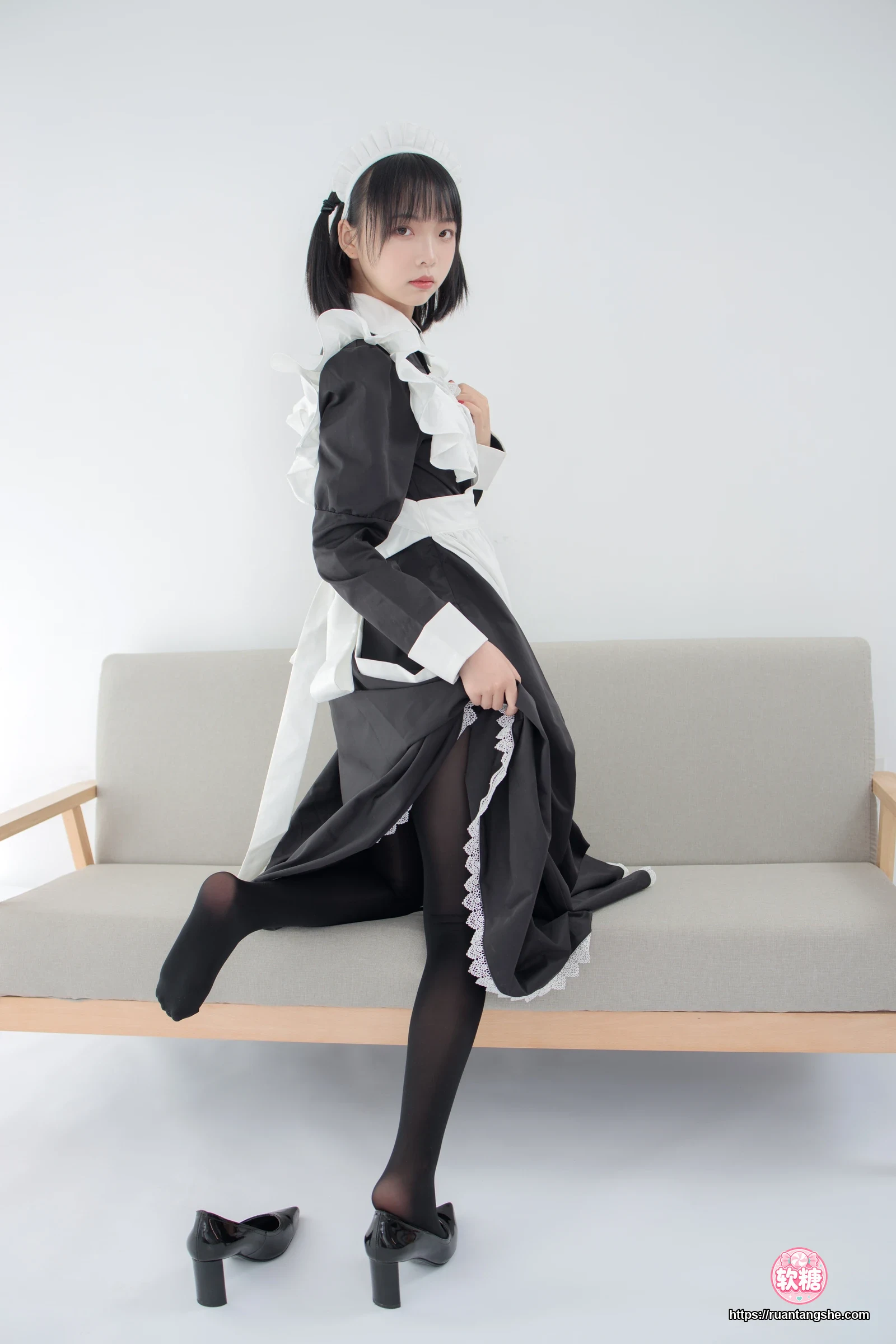 森萝财团 JKFUN-029 《卉女仆》 踩物 80D黑丝