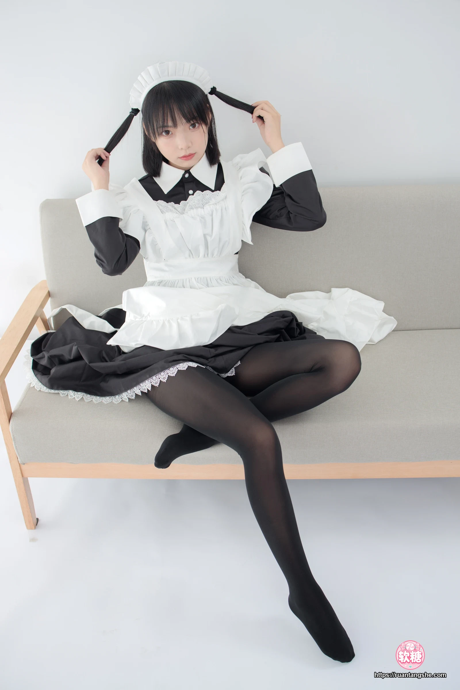 森萝财团 JKFUN-029 《卉女仆》 踩物 80D黑丝