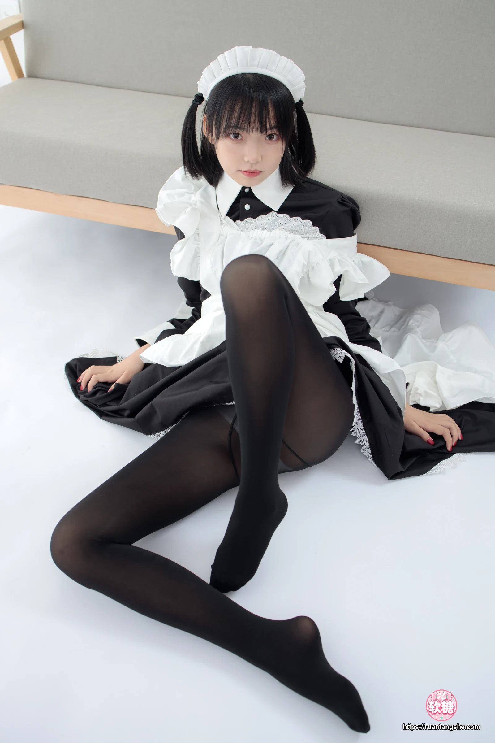 森萝财团 JKFUN-029 《卉女仆》 踩物 80D黑丝