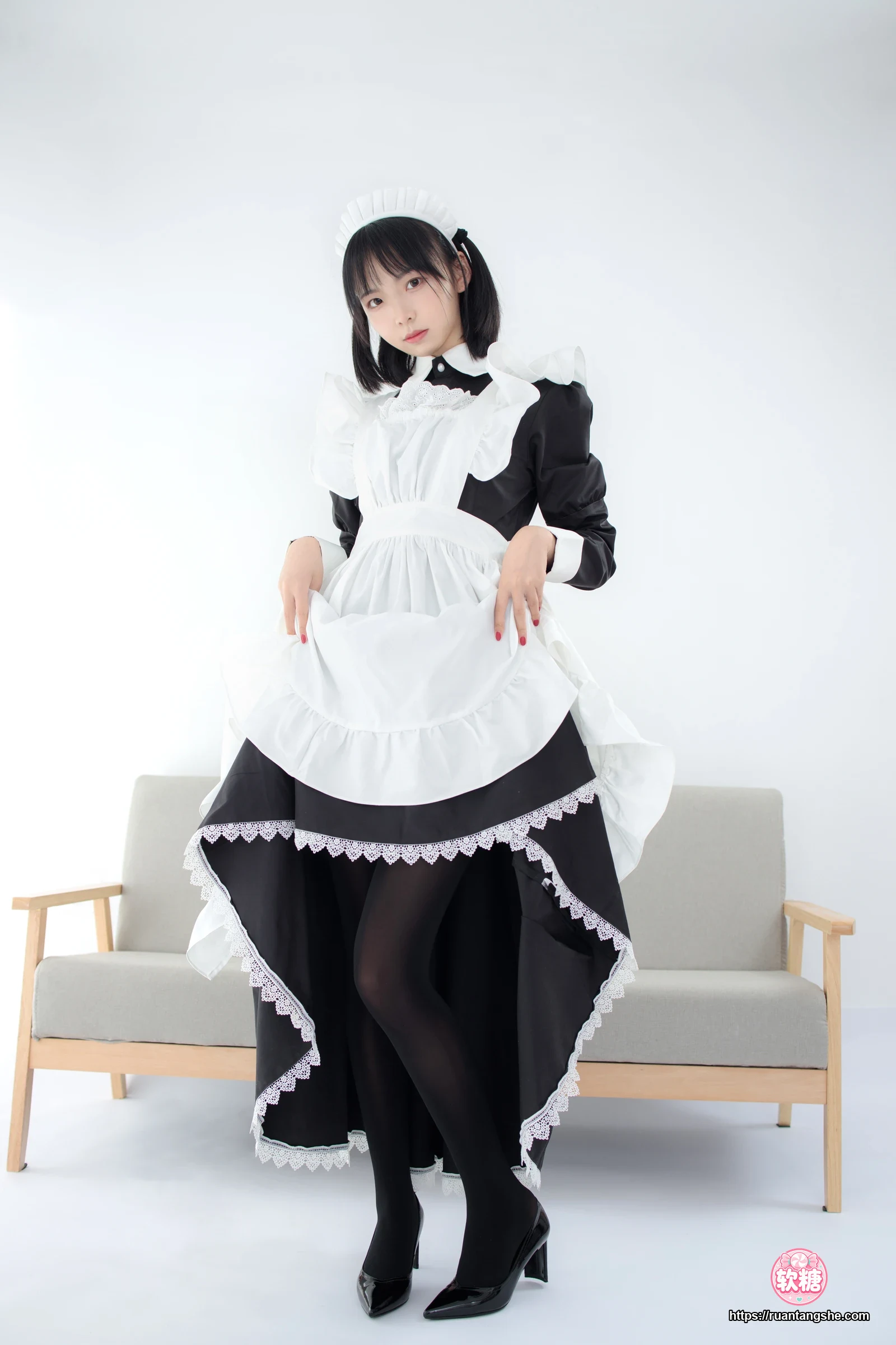森萝财团 JKFUN-029 《卉女仆》 踩物 80D黑丝
